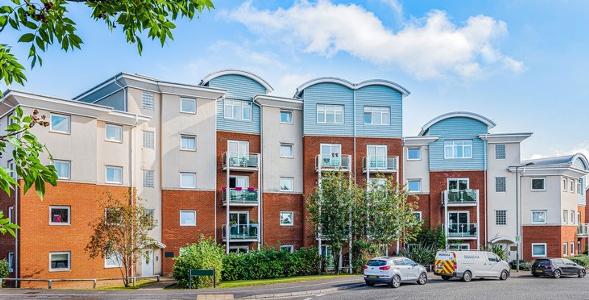 RH1 1TD 2 bedroom apartment in Redhill Share to Buy