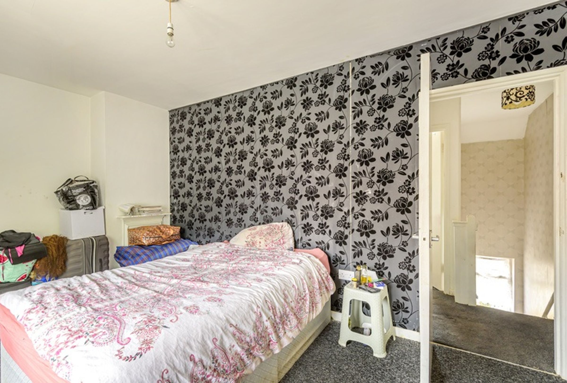 RM9 6BX 2 bedroom house in Dagenham Share to Buy