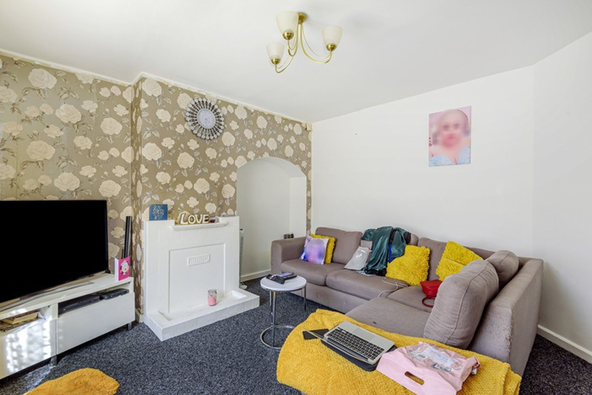 RM9 6BX 2 bedroom house in Dagenham Share to Buy