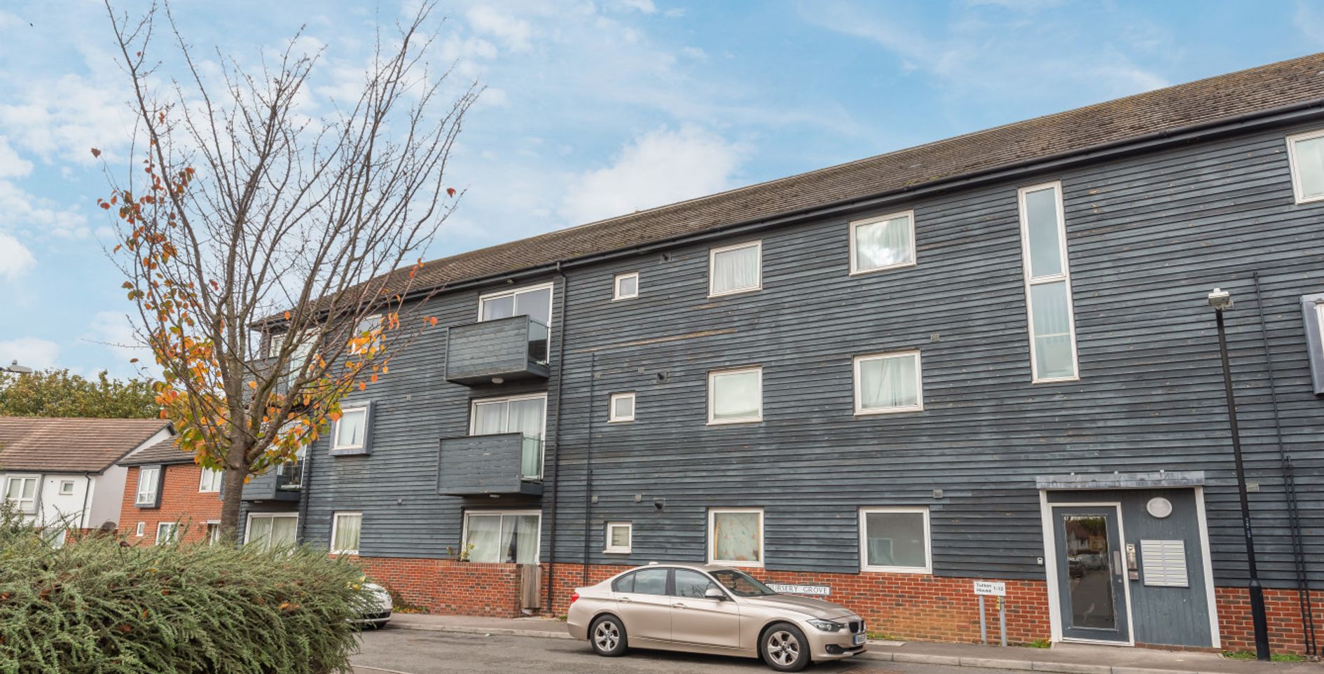 DA11 7BG 2 bedroom apartment in Gravesend Kent Share to Buy