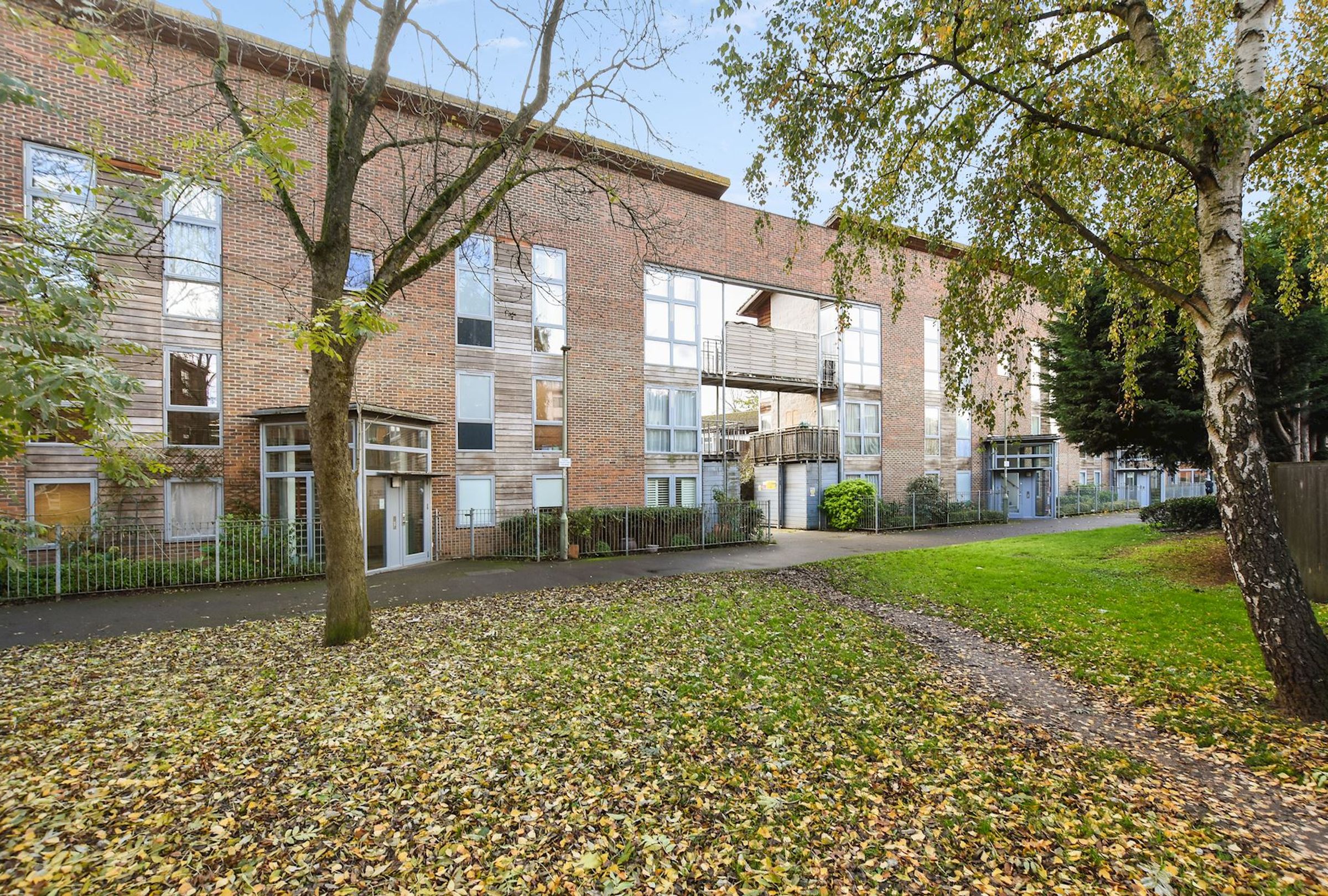 NW9 5BF 2 bedroom apartment in Share to Buy