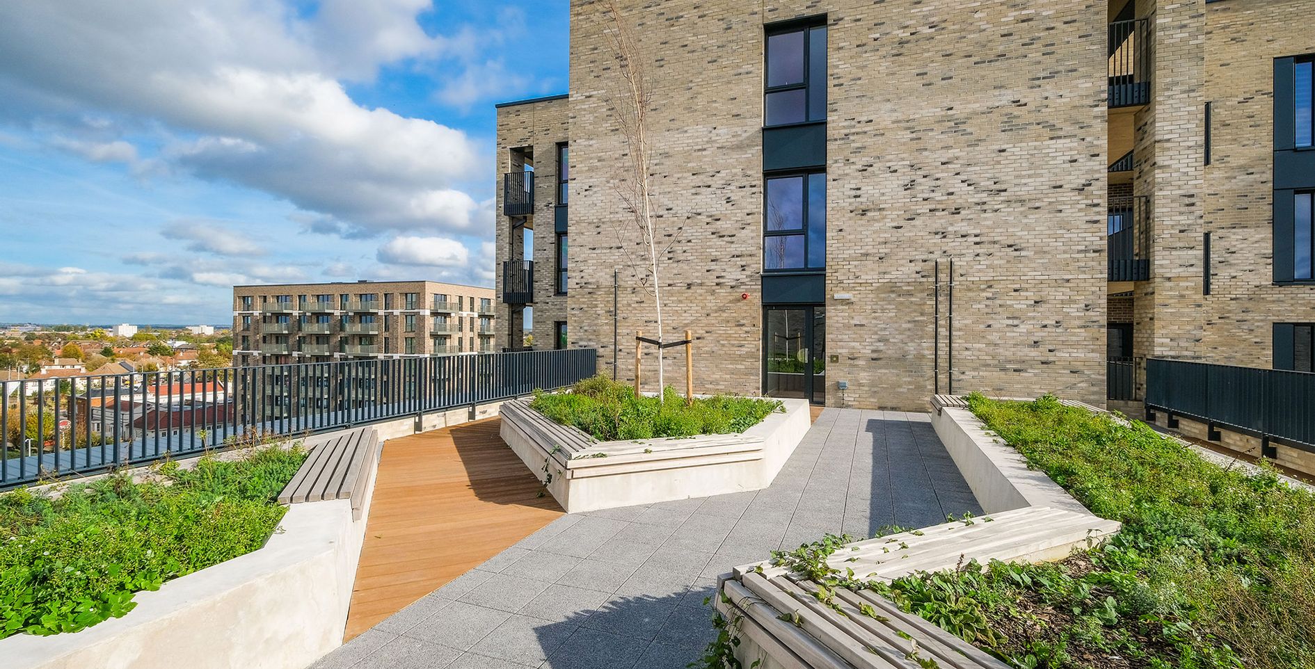 Merrielands, RM9 6SJ 2 bed apartment in Barking and Dagenham Share