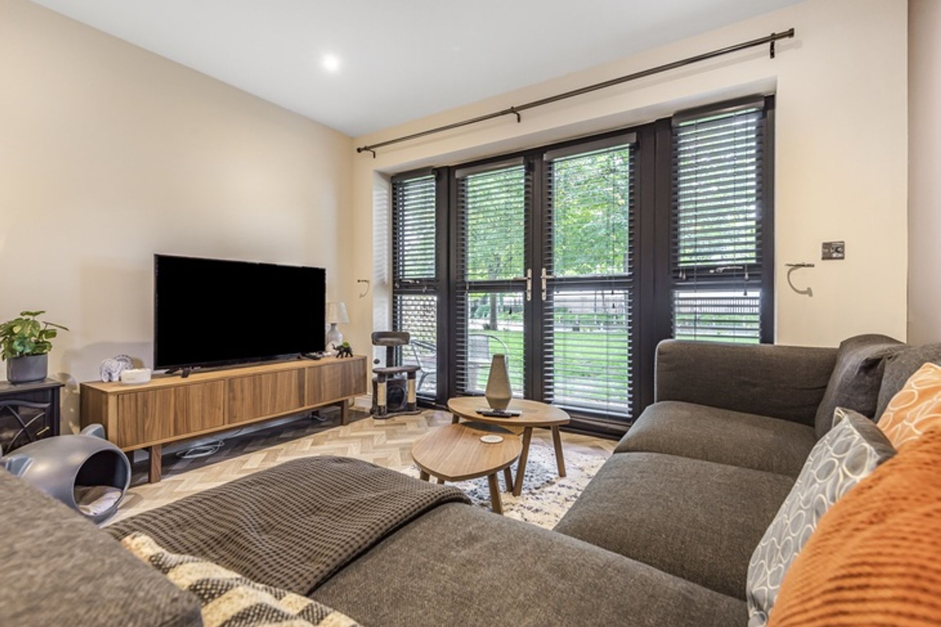 AL7 1GR 2 bedroom apartment in Welwyn Garden City Share to Buy