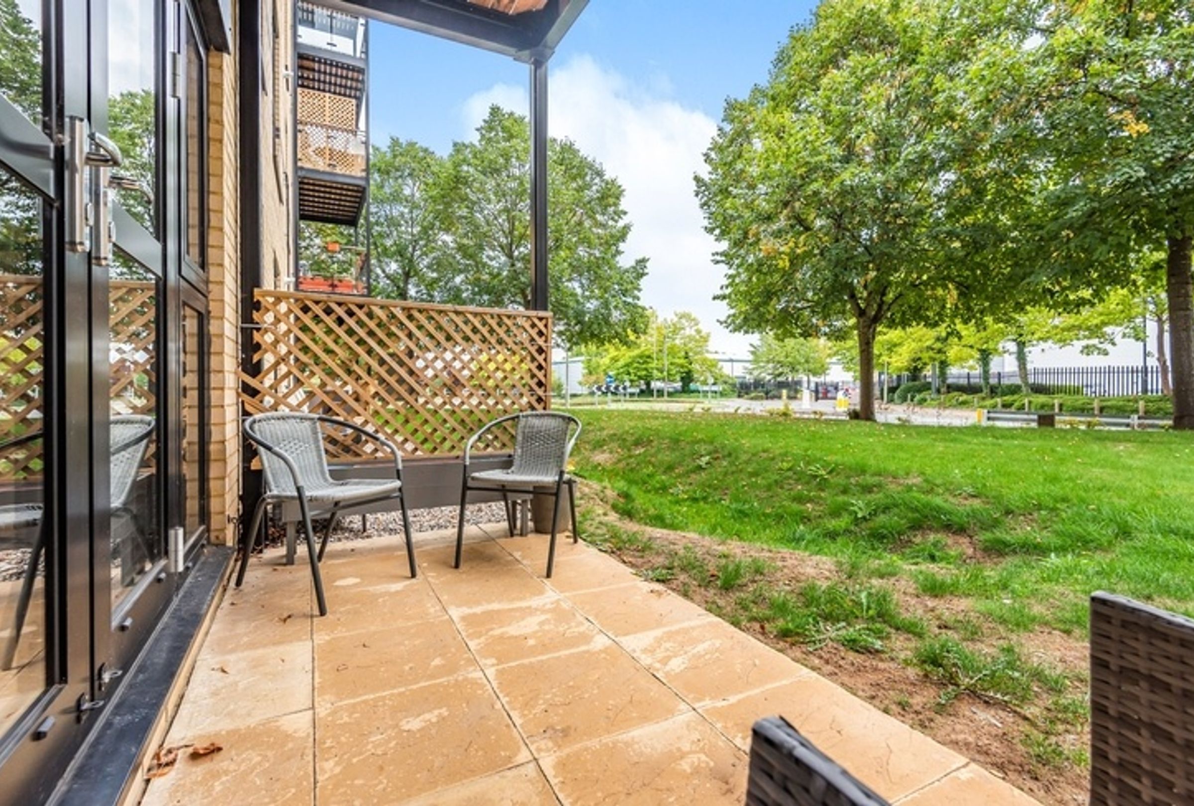 AL7 1GR 2 bedroom apartment in Welwyn Garden City Share to Buy