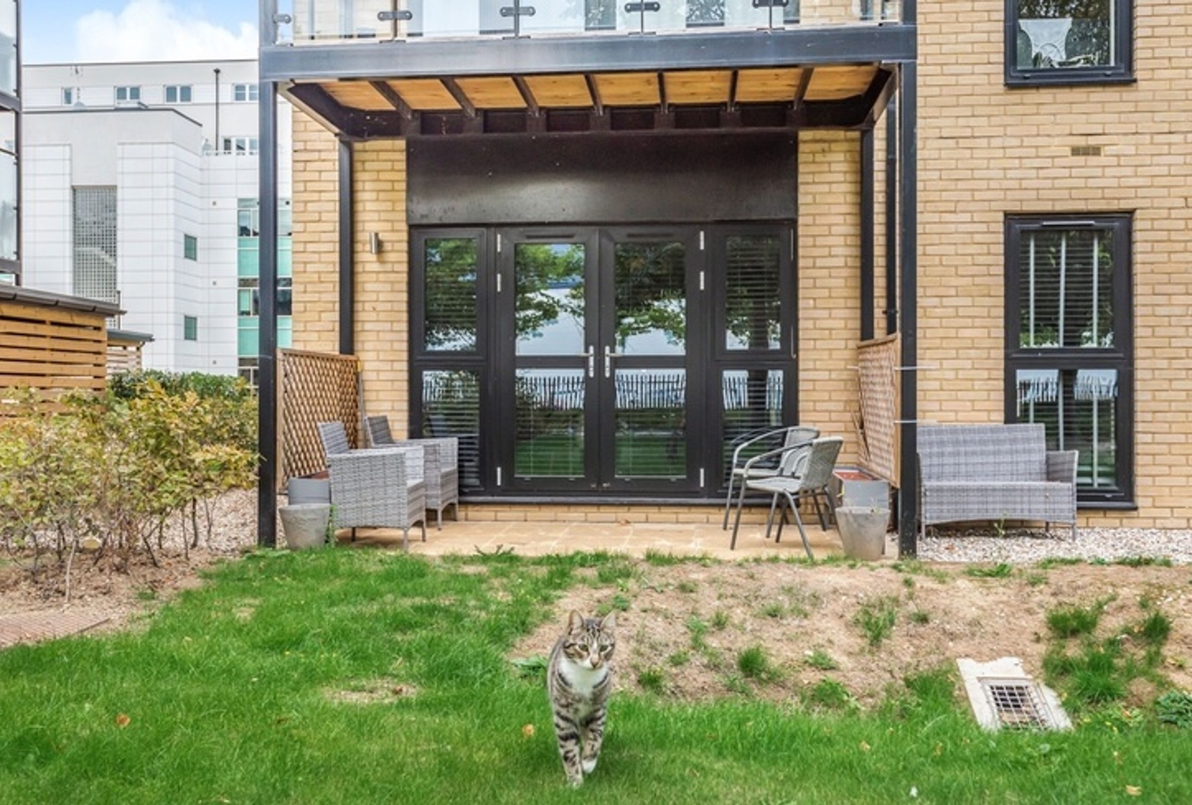 AL7 1GR 2 bedroom apartment in Welwyn Garden City Share to Buy