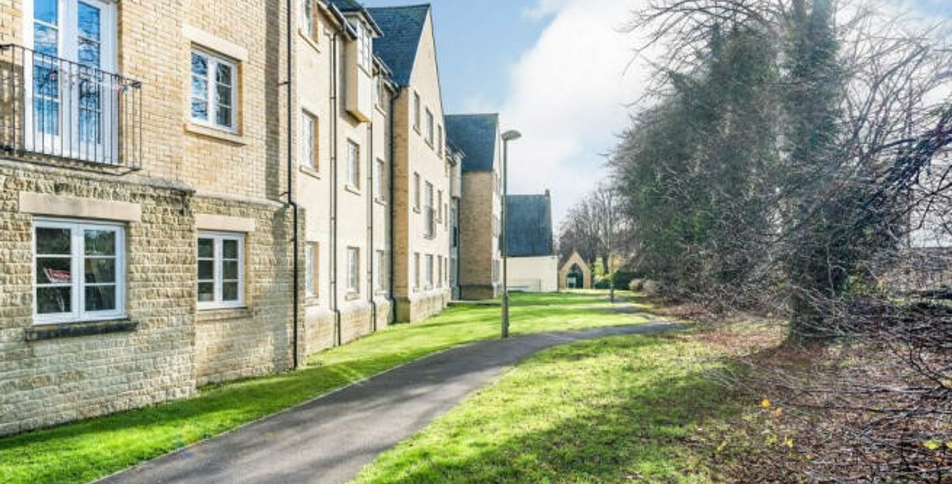 OX28 6JT 2 bedroom apartment in Witney Oxfordshire Share to Buy