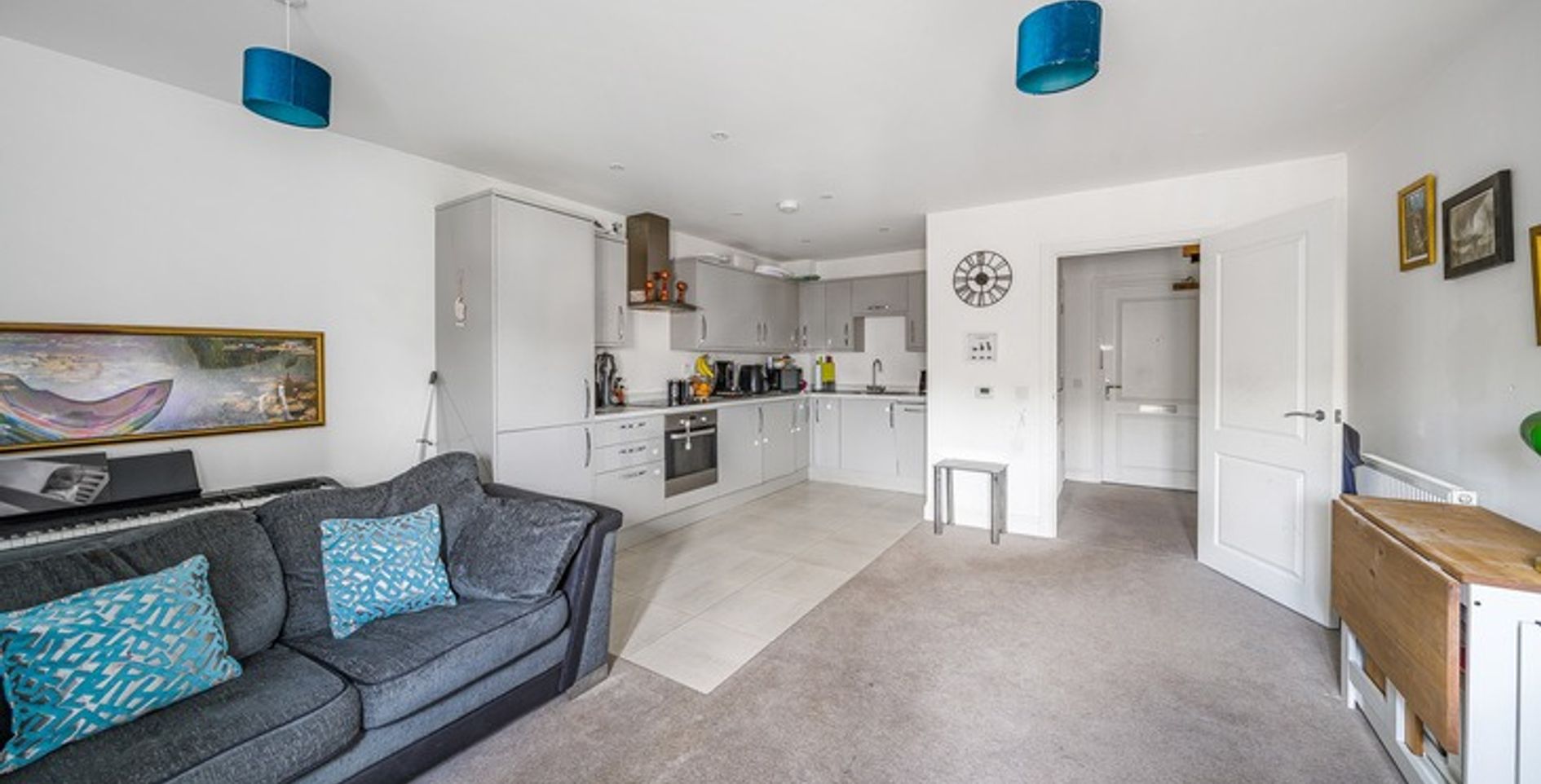 KT11 1FA 1 bedroom apartment in Cobham Share to Buy