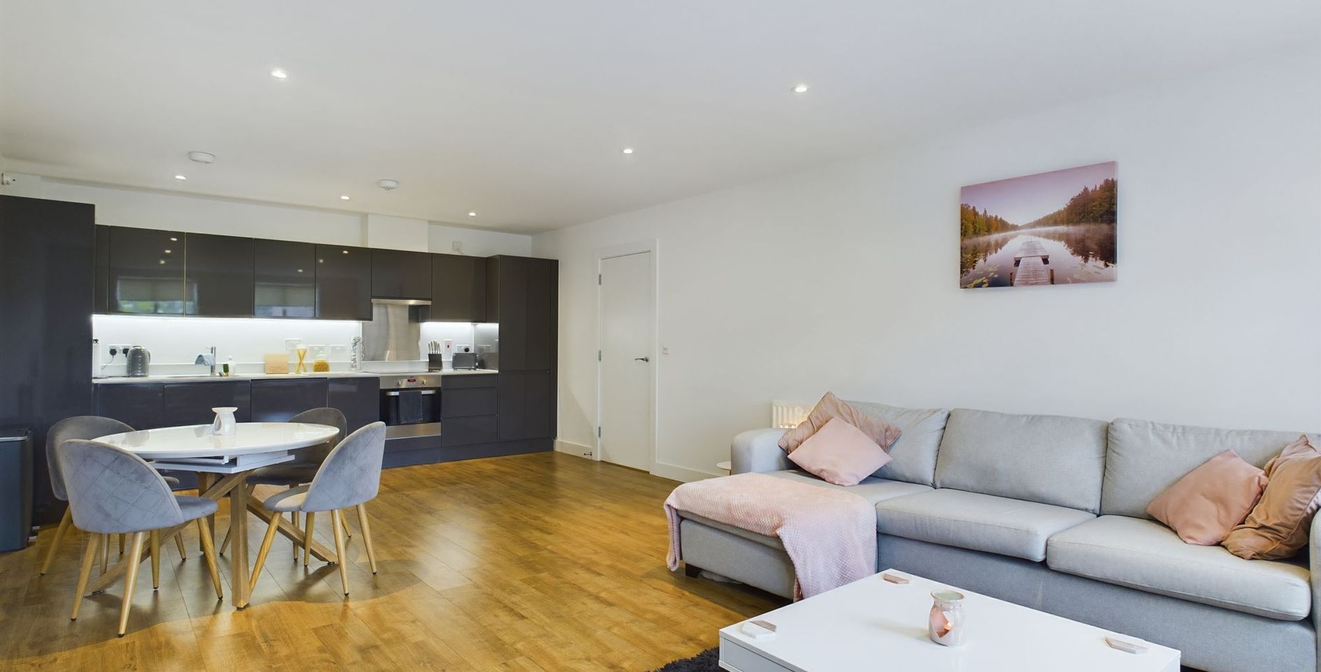 WD23 2EN 1 bedroom apartment in Bushey Hertfordshire Share to Buy