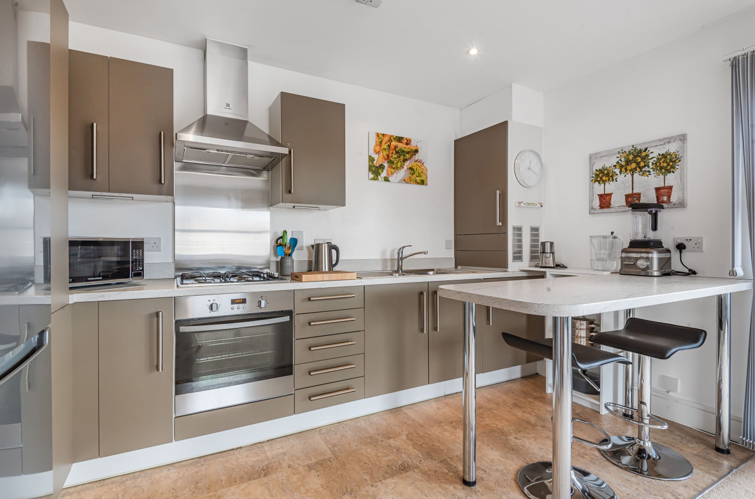 GU14 6FZ 2 bedroom apartment in Farnborough Hampshire Share to Buy