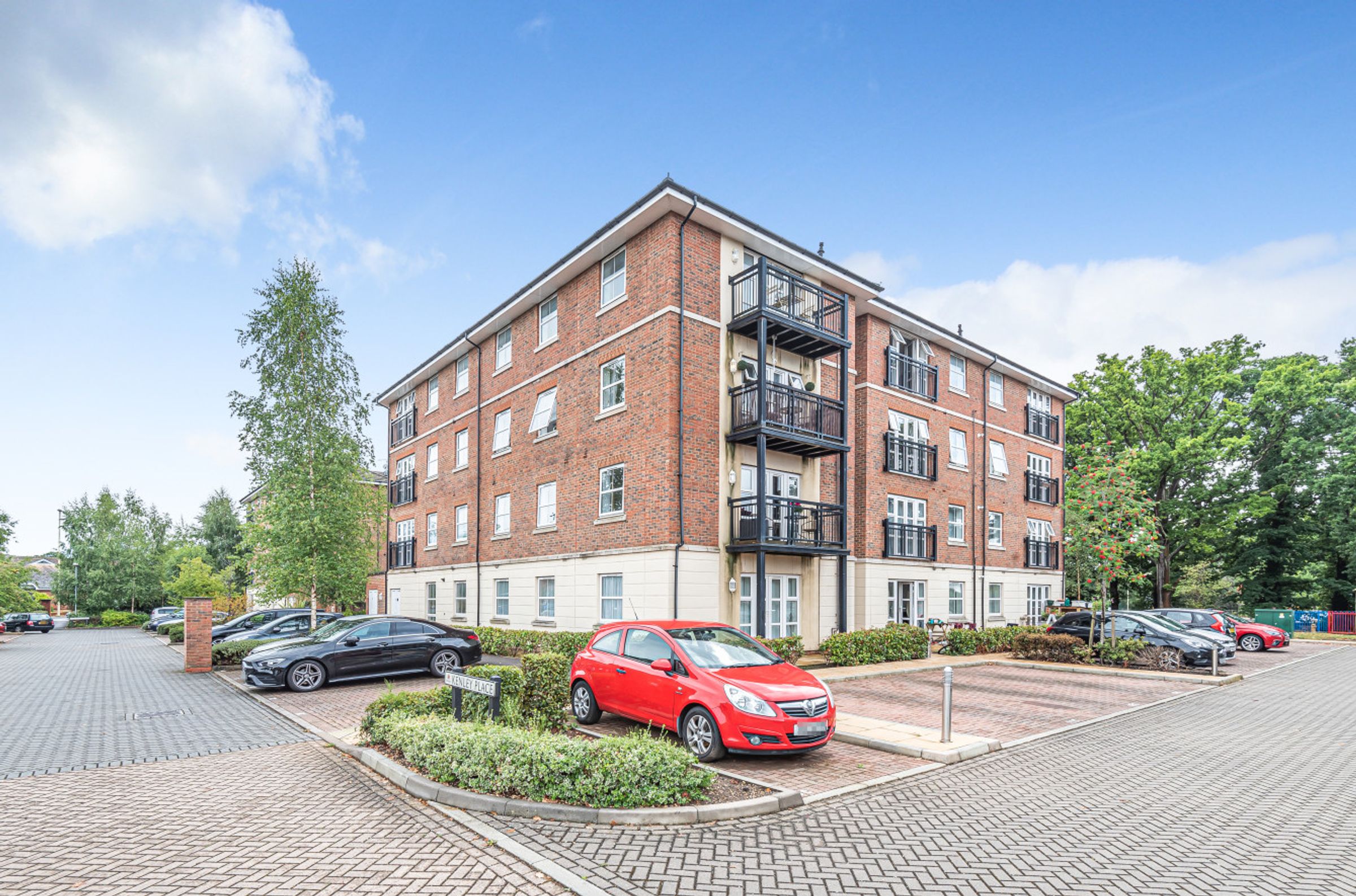 GU14 6FZ 2 bedroom apartment in Farnborough Hampshire Share to Buy