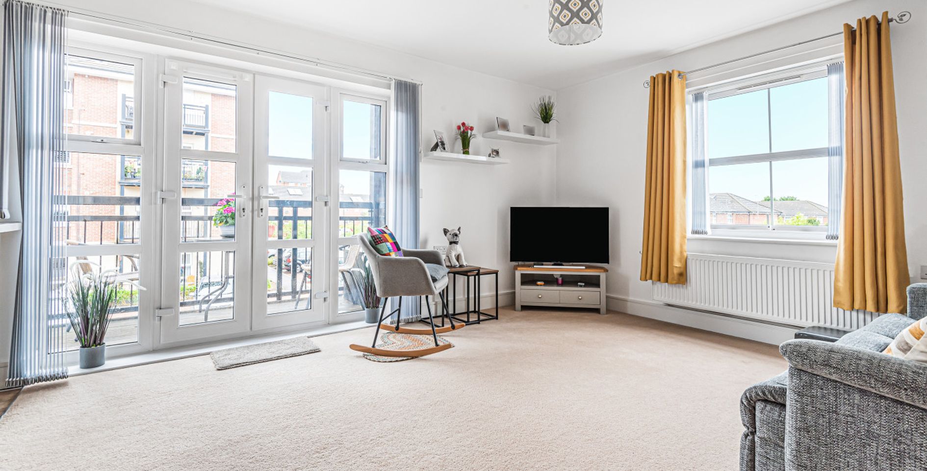 GU14 6FZ 2 bedroom apartment in Farnborough Hampshire Share to Buy