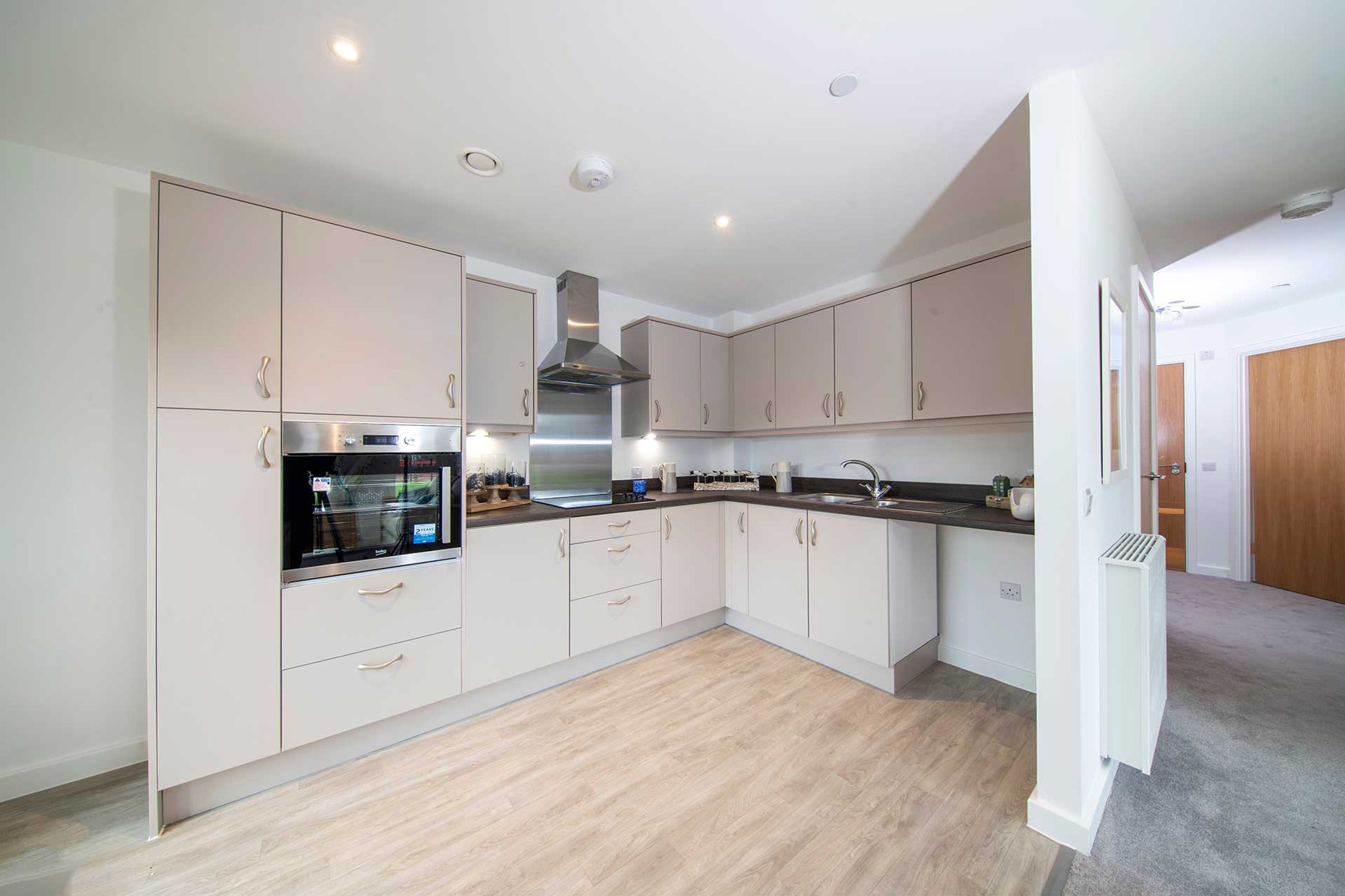 Monaveen, PO20 3AR 2 bed apartment in Eastergate West Sussex