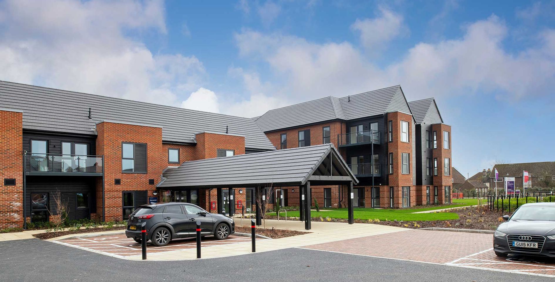 Monaveen, PO20 3AR 2 bed apartment in Eastergate West Sussex