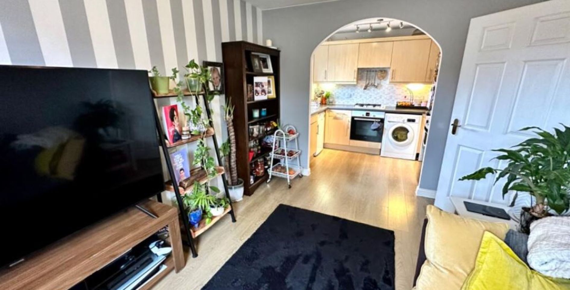 CV11 4BA 2 bedroom apartment in Nuneaton Warwickshire Share to Buy