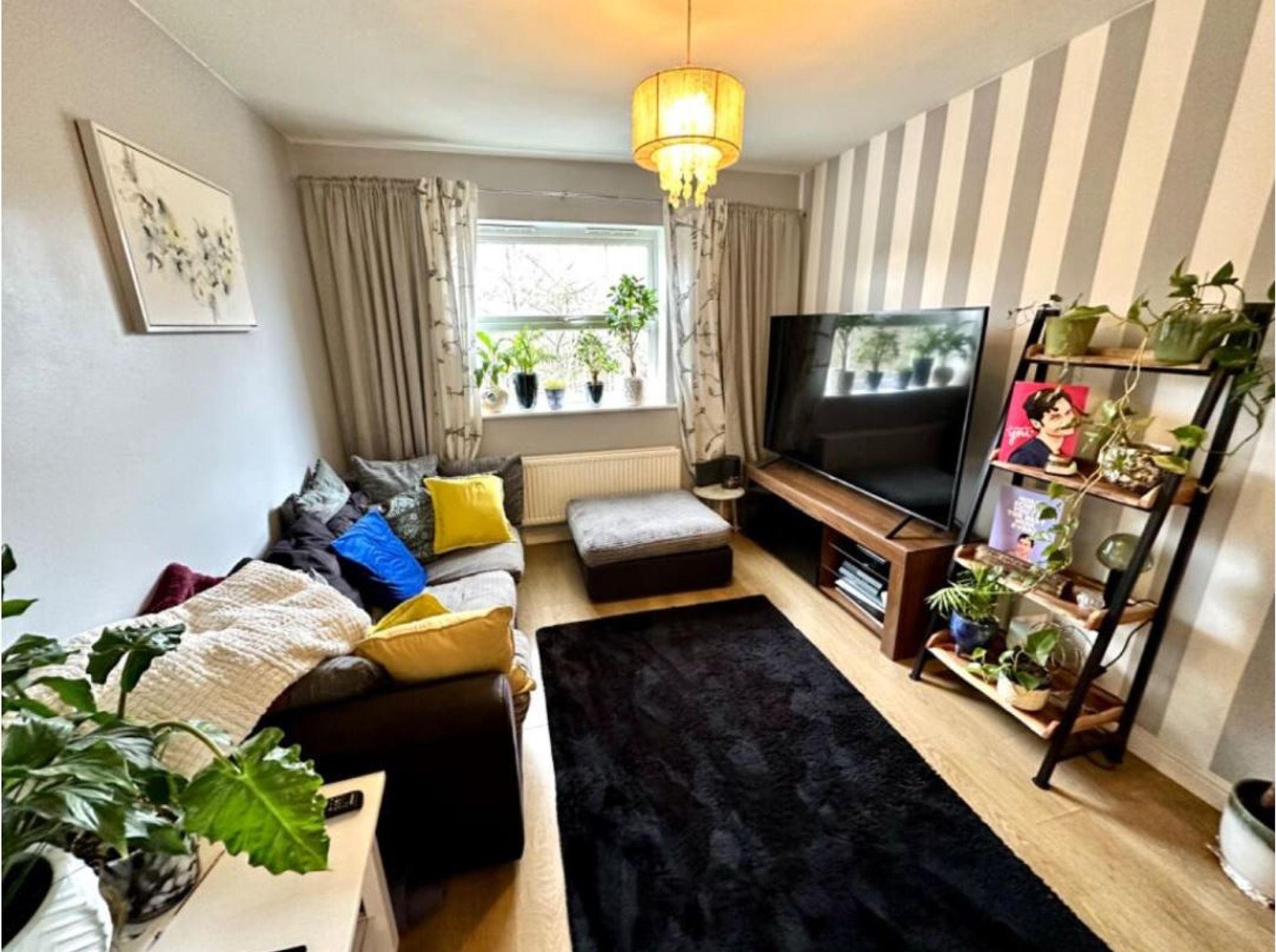 CV11 4BA 2 bedroom apartment in Nuneaton Warwickshire Share to Buy