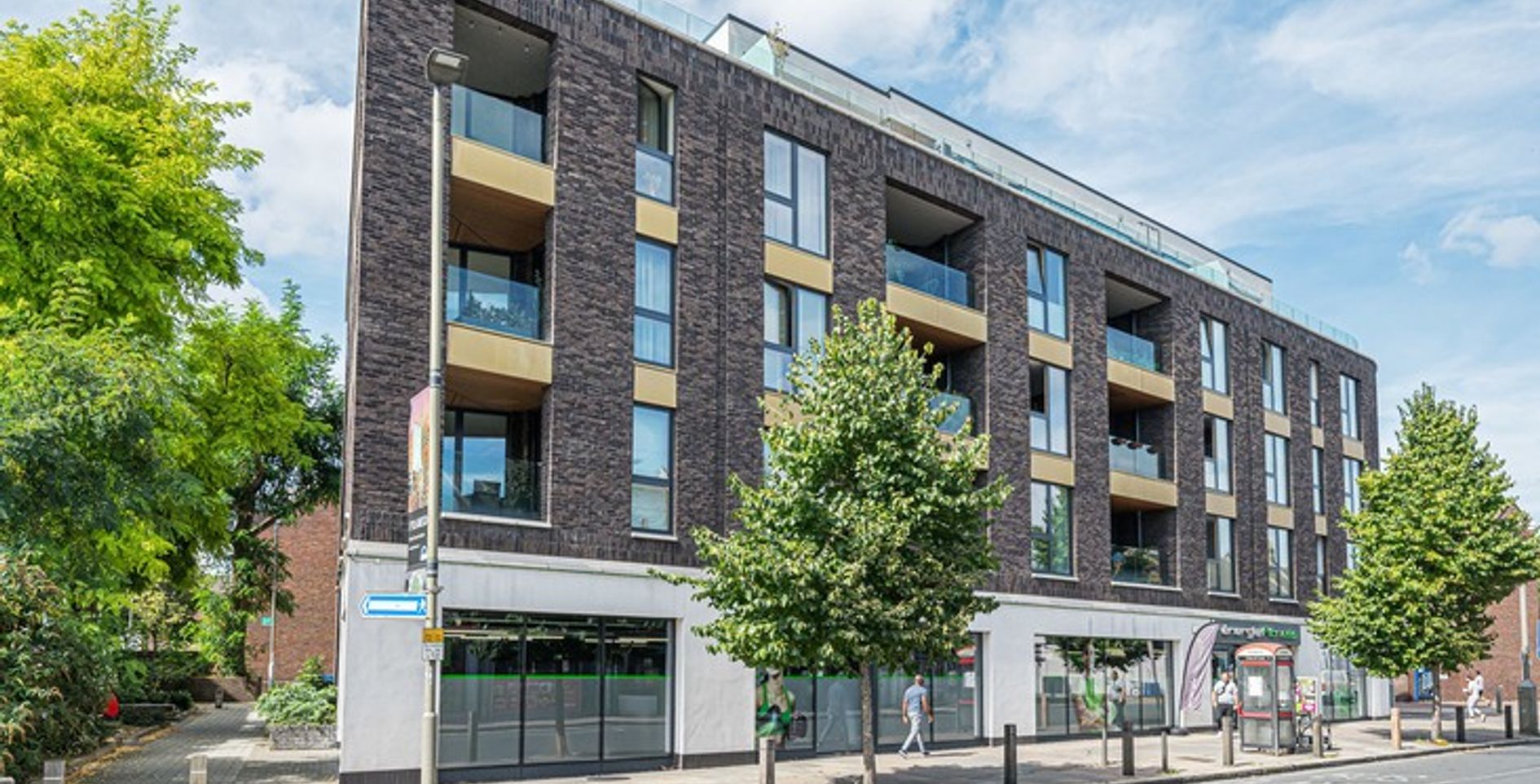 SW11 2LR 2 bedroom apartment in Battersea Share to Buy