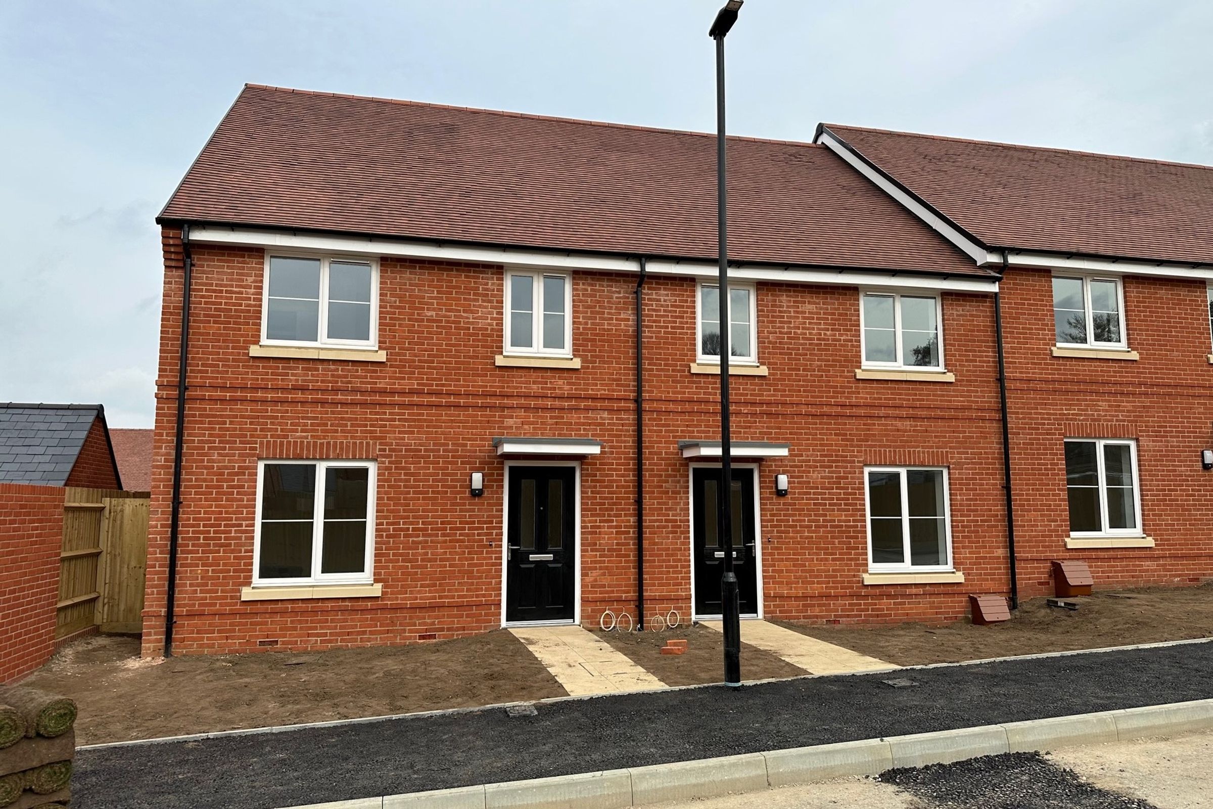 GU11 4FP 3 bedroom house in Aldershot Hampshire Share to Buy