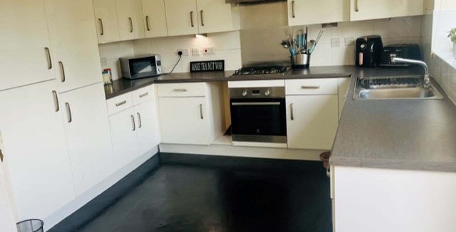 CV47 2AF 3 bedroom house in Southam Warwickshire Share to Buy