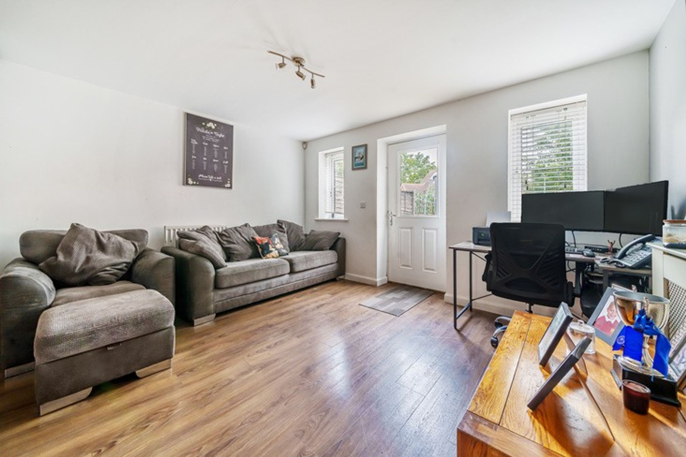 RH6 9FB 2 bedroom house in Horley Share to Buy