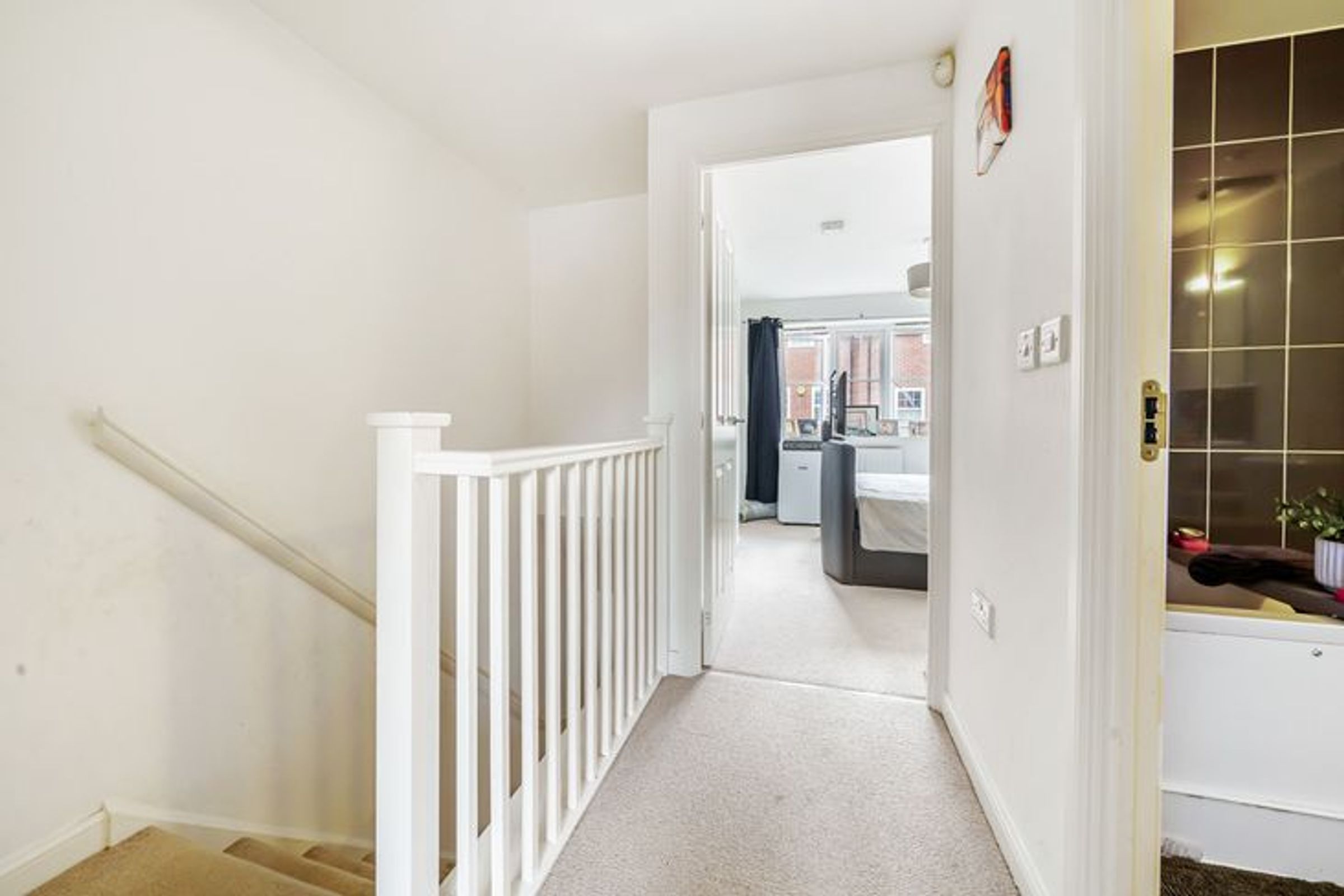 RH6 9FB 2 bedroom house in Horley Share to Buy