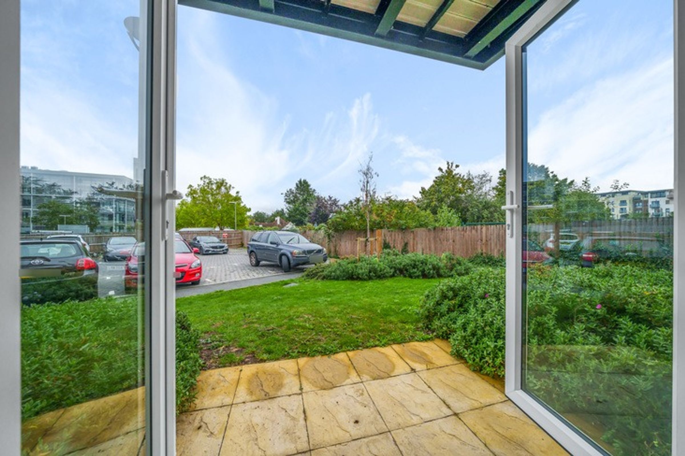 KT15 2FL 1 bedroom apartment in Addlestone Share to Buy