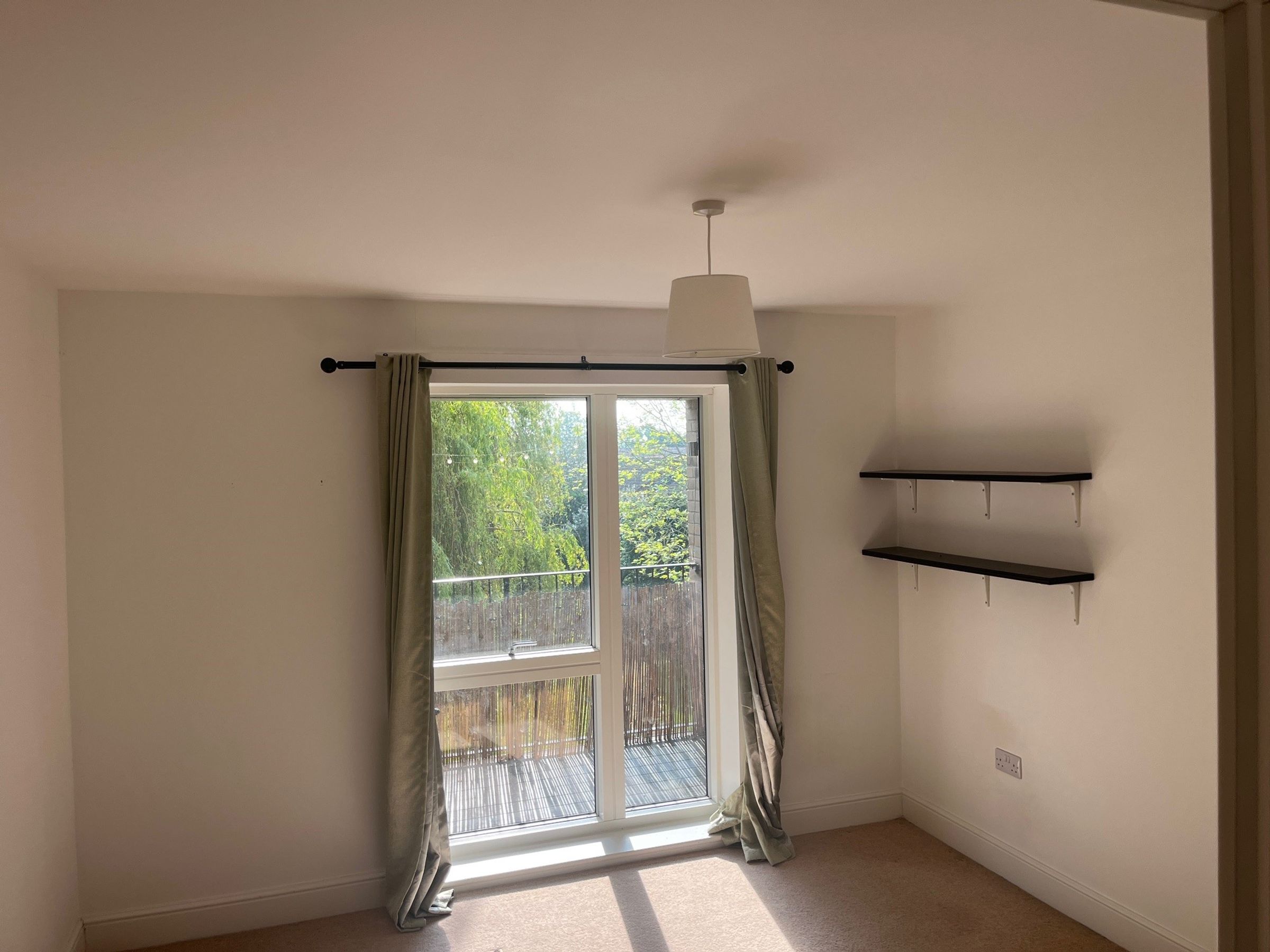 RG12 9AT 2 bedroom apartment in Bracknell Bracknell Forest Share to Buy