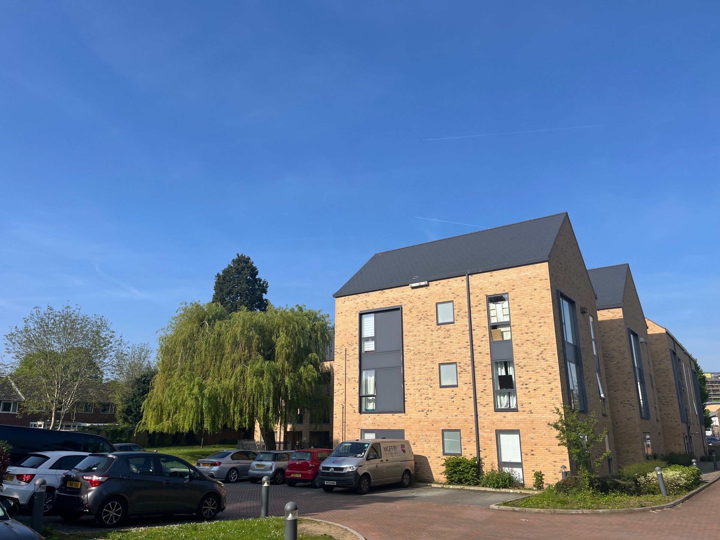 RG12 9AT 2 bedroom apartment in Bracknell Bracknell Forest Share to Buy