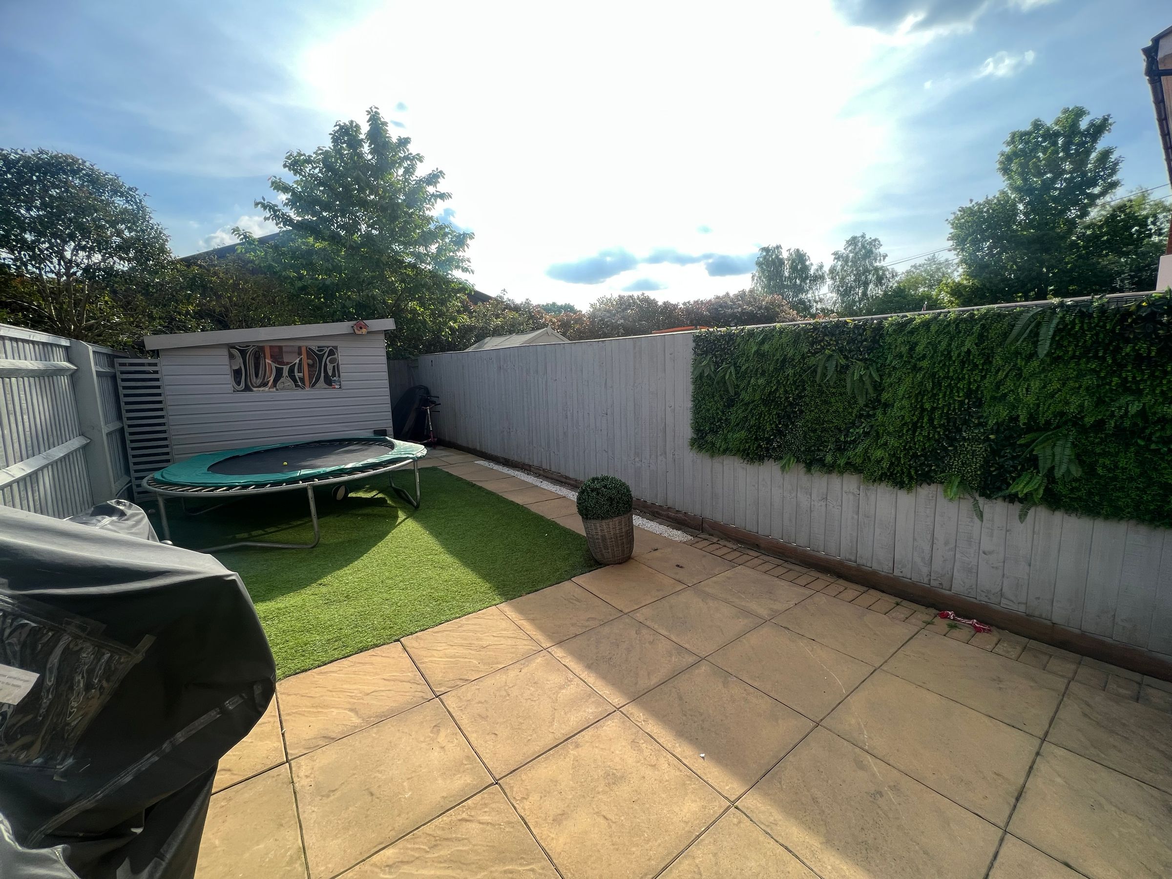 GU16 6EF 2 bedroom house in Camberley Surrey Share to Buy