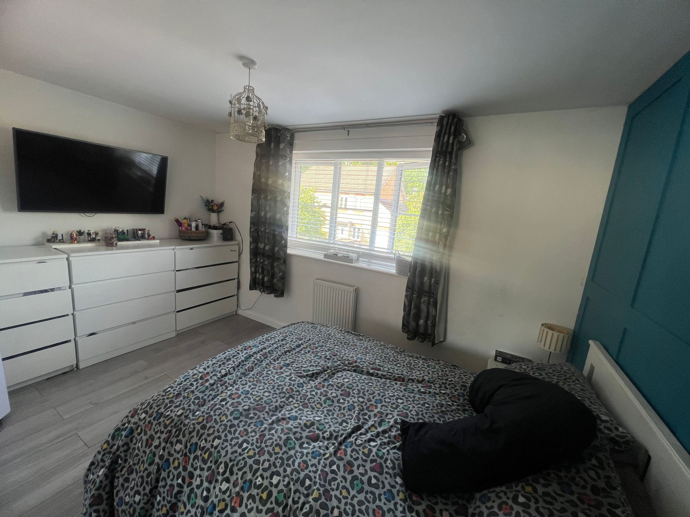 GU16 6EF 2 bedroom house in Camberley Surrey Share to Buy