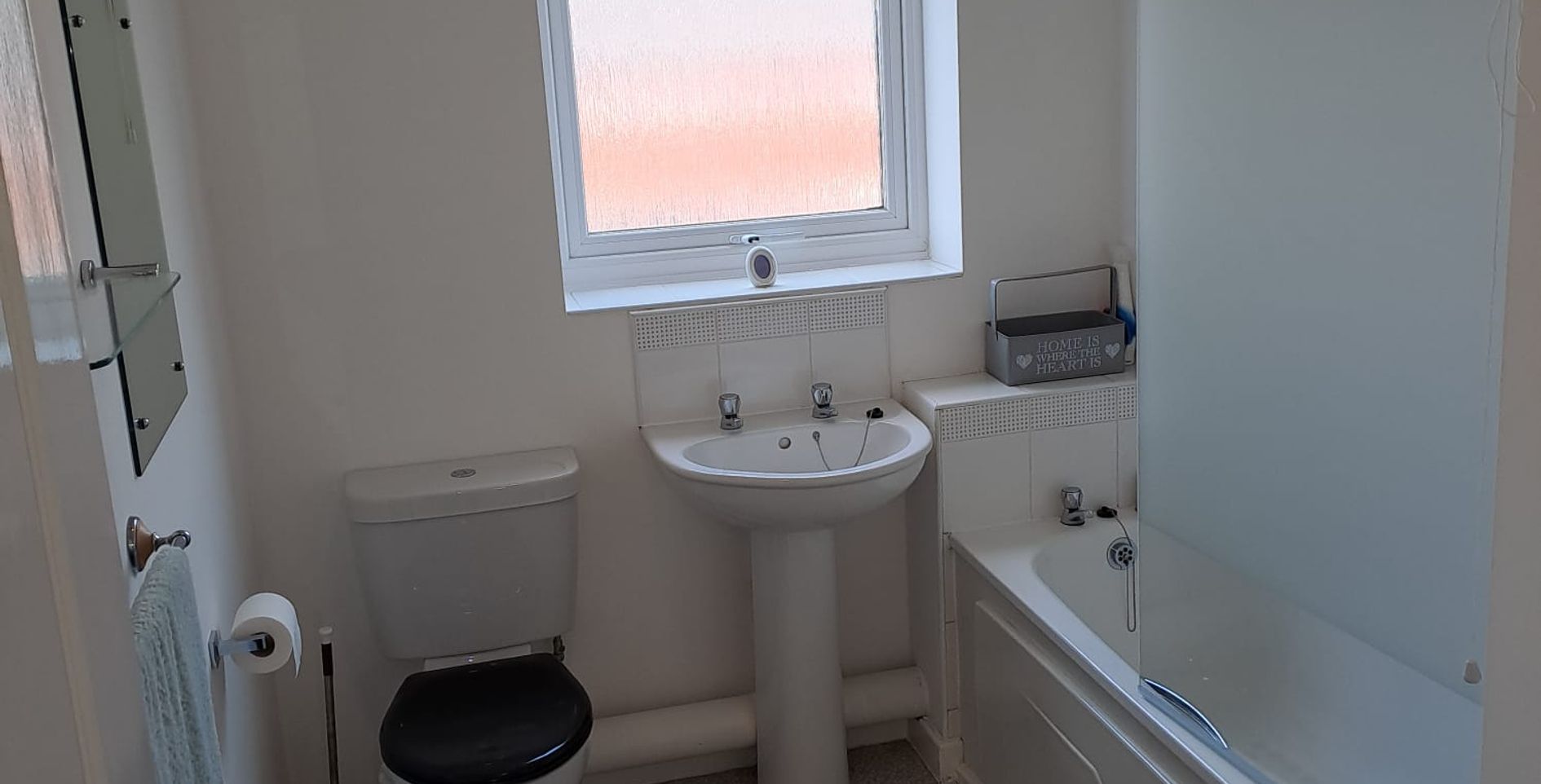 CV47 0JZ 3 bedroom house in Southam Warwickshire Share to Buy