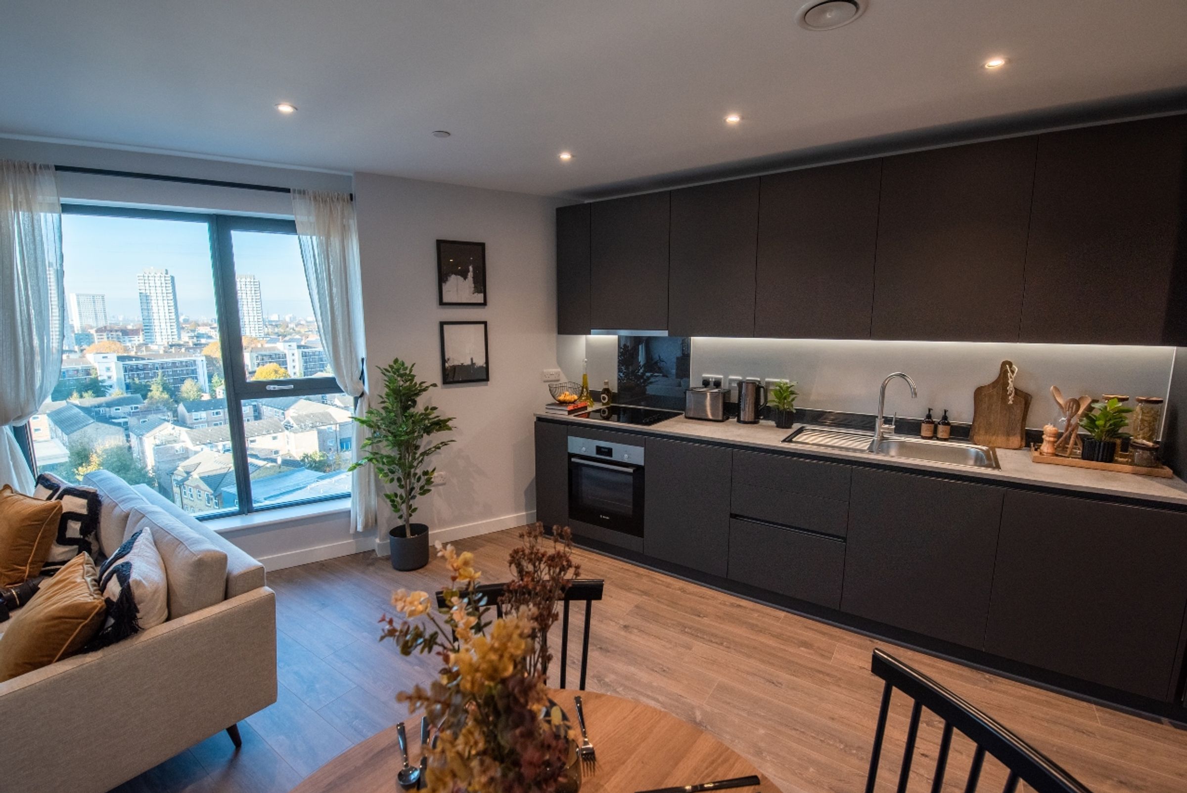 Leaside Lock, BromleybyBow, E3 3EA 2 bed apartment in Tower Hamlets