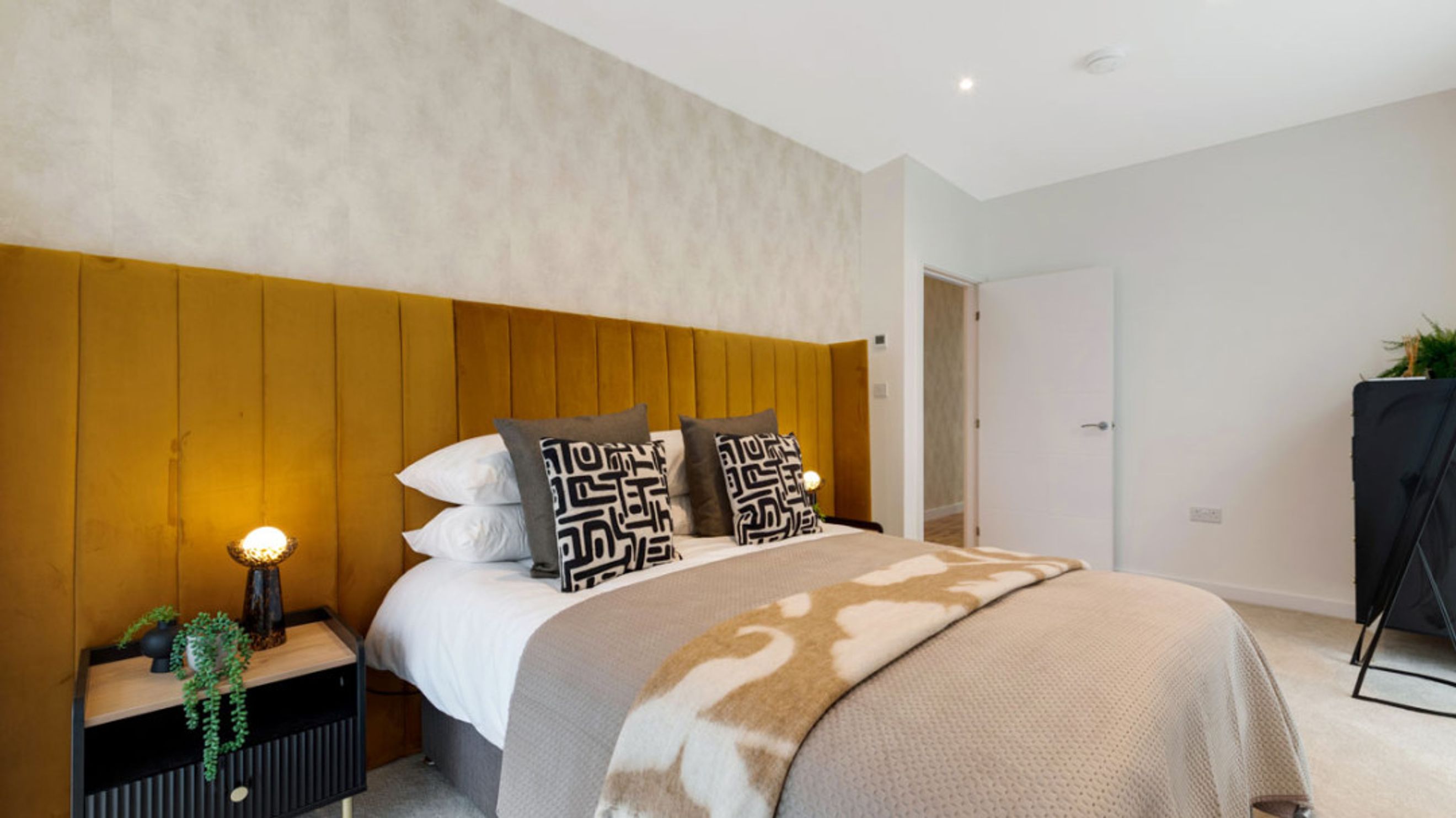 Property photo 3 of 19 for 4 Yelverton Road