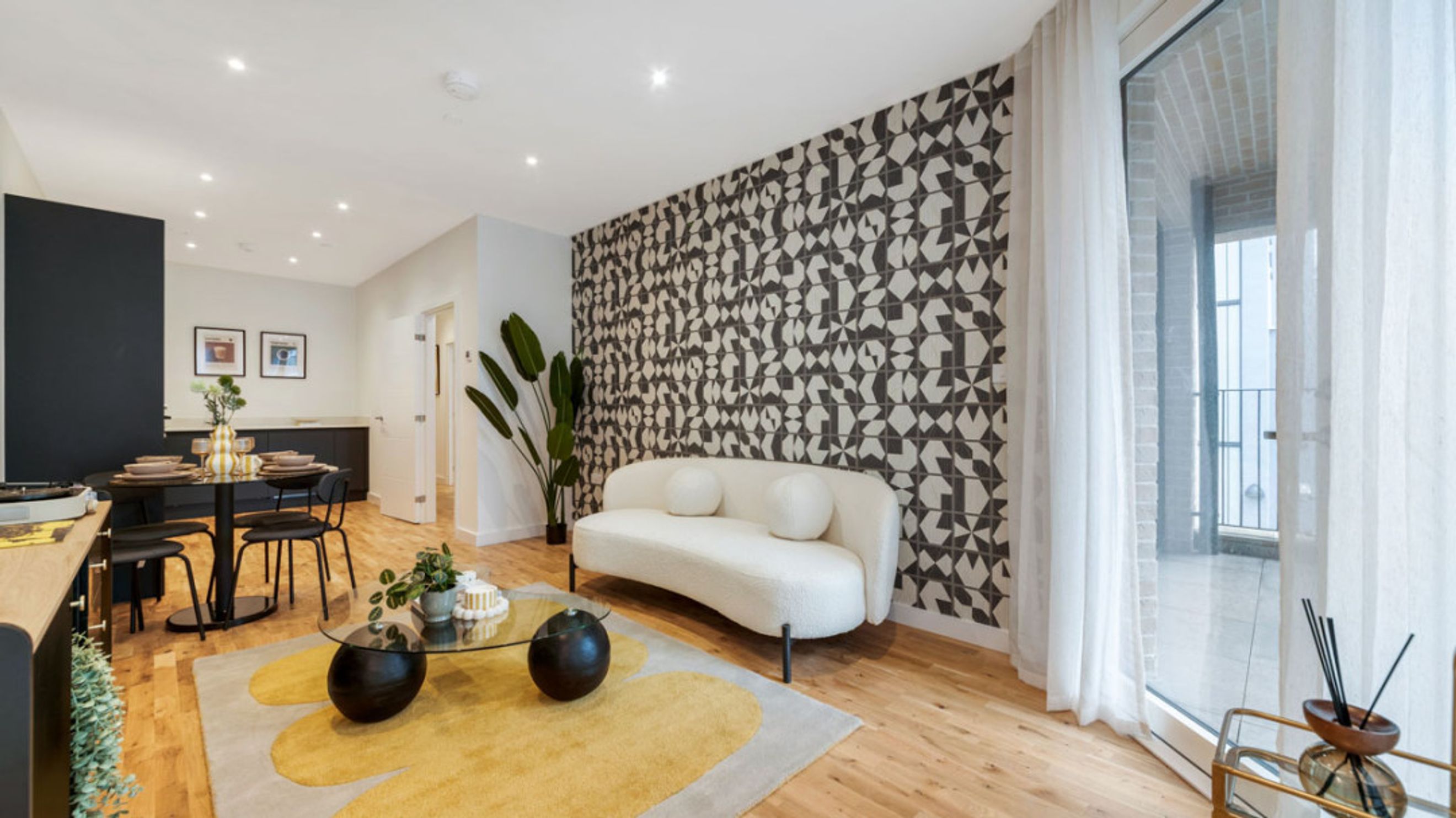 Property photo 2 of 19 for 4 Yelverton Road