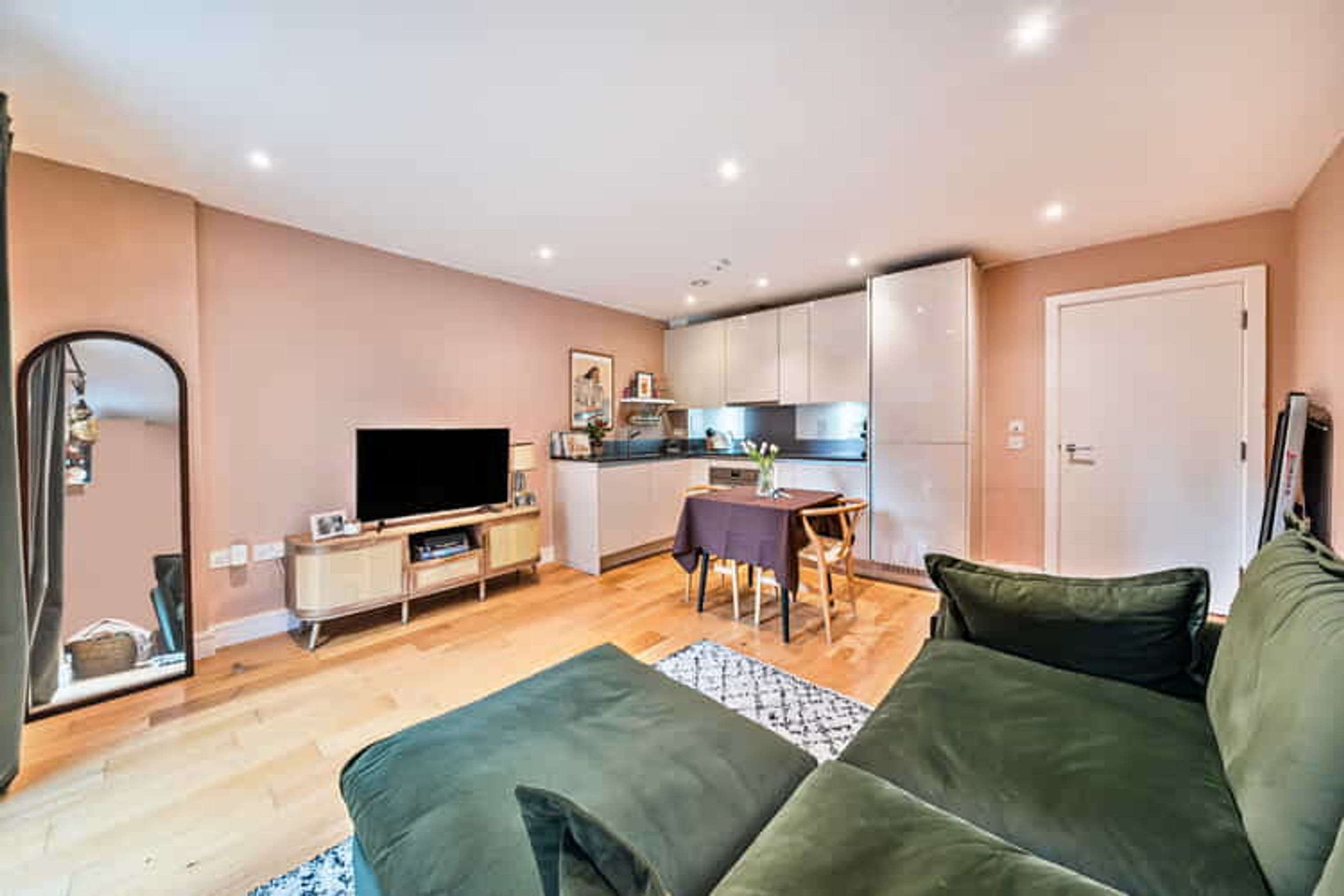 Property photo 1 of 17 for Bradley Road, Clapham