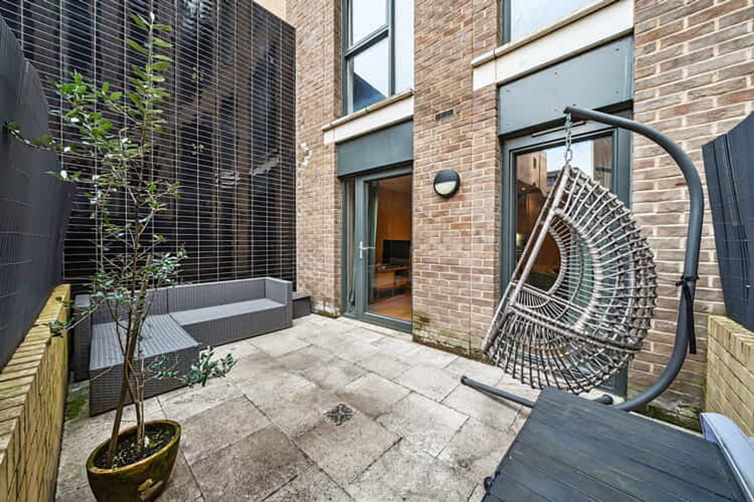 Property photo 14 of 17 for Bradley Road, Clapham