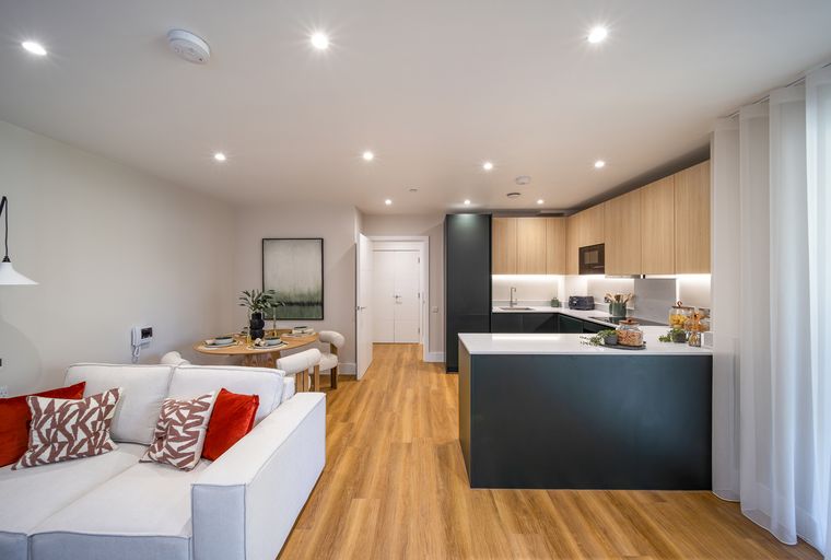 Property photo 1 of 22 for 46 Lower Road, Rotherhithe