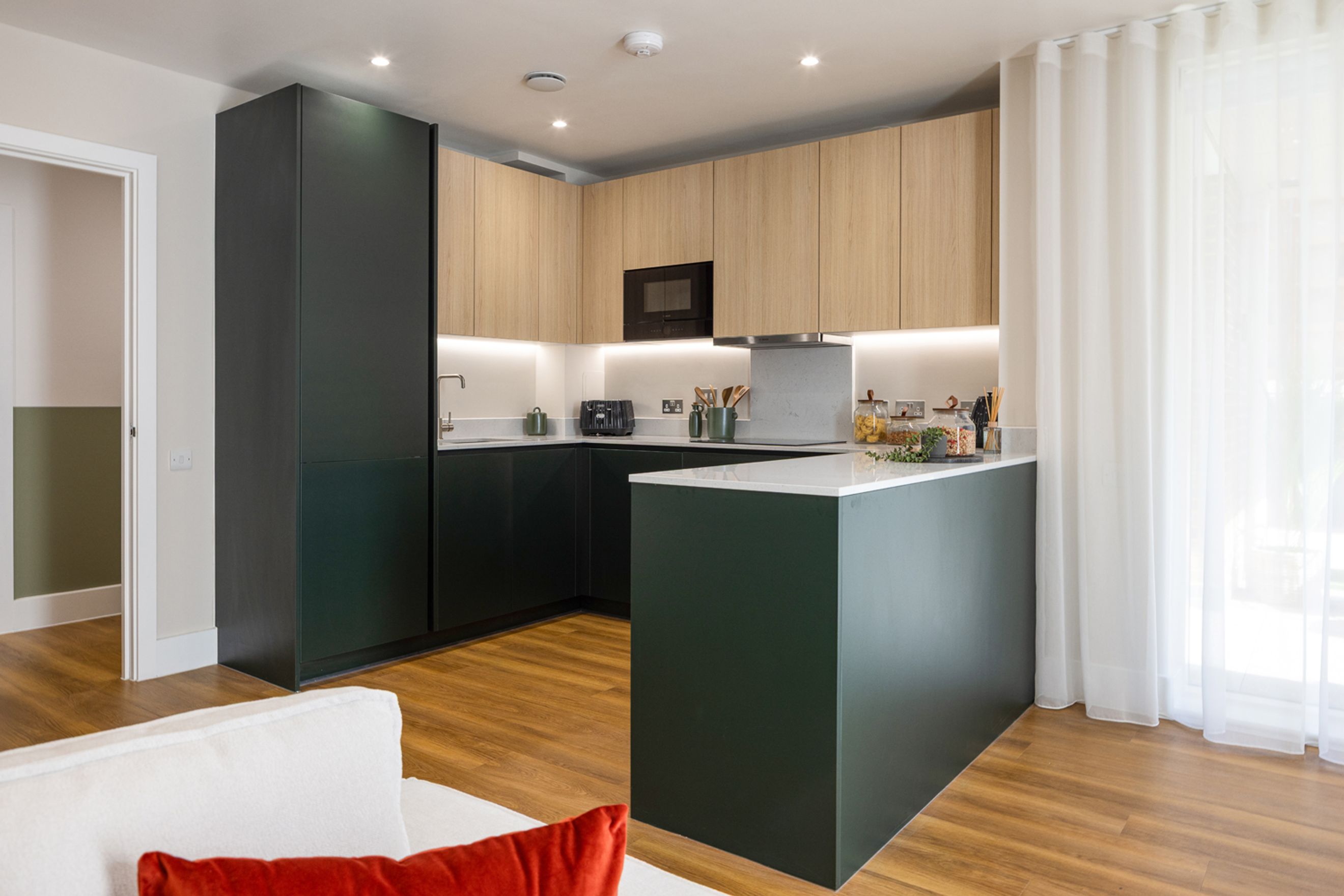 Property photo 2 of 22 for 46 Lower Road, Rotherhithe