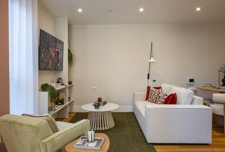 Property photo 4 of 22 for 46 Lower Road, Rotherhithe