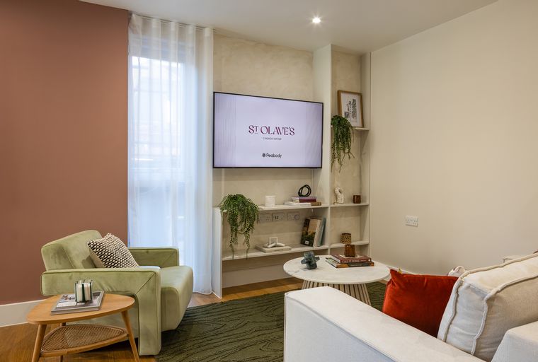 Property photo 5 of 22 for 46 Lower Road, Rotherhithe