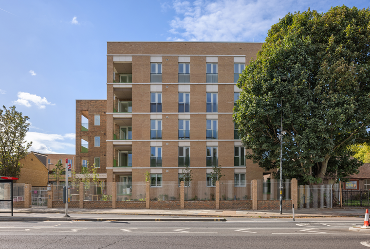 Property photo 11 of 22 for 46 Lower Road, Rotherhithe