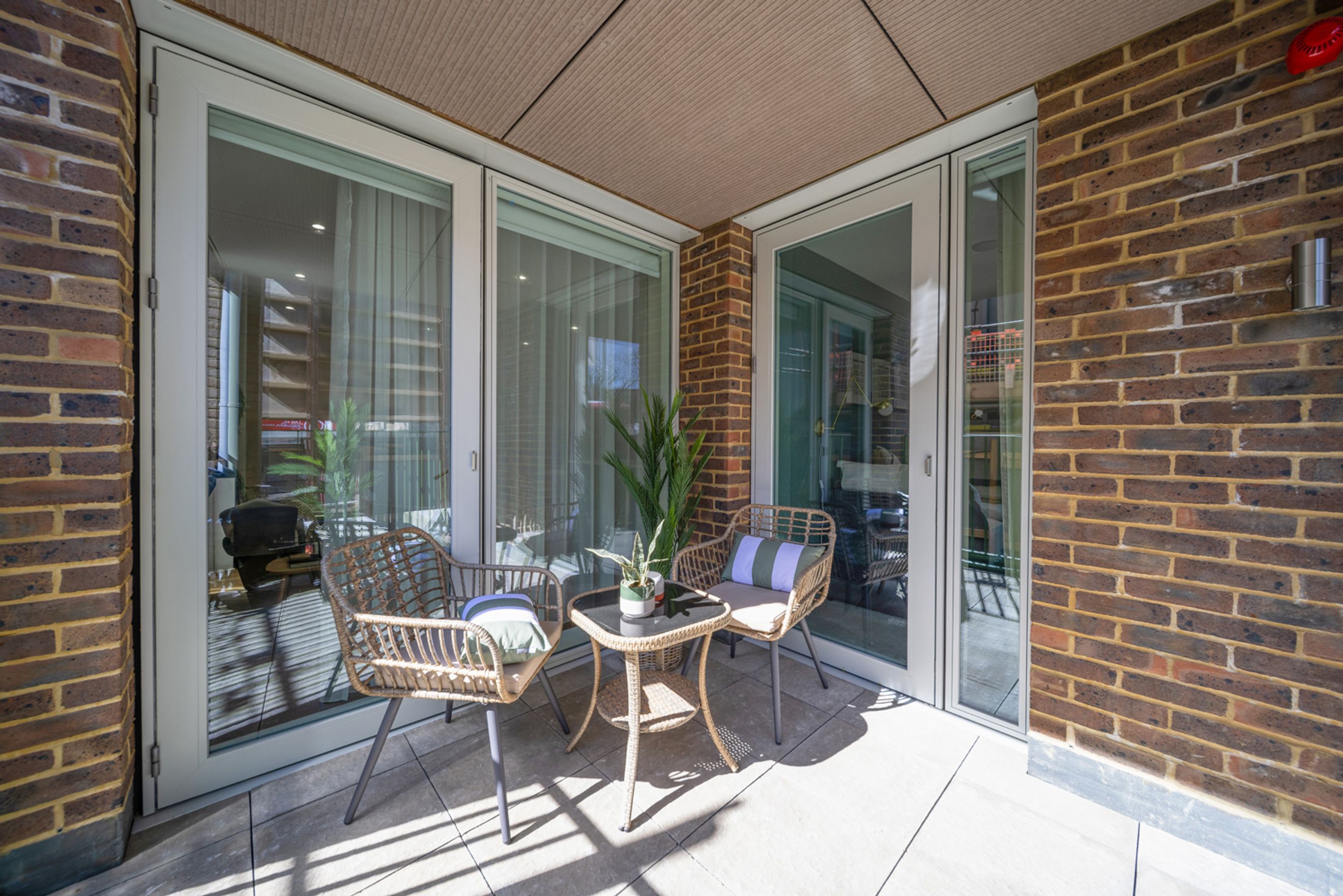 Property photo 8 of 22 for 46 Lower Road, Rotherhithe