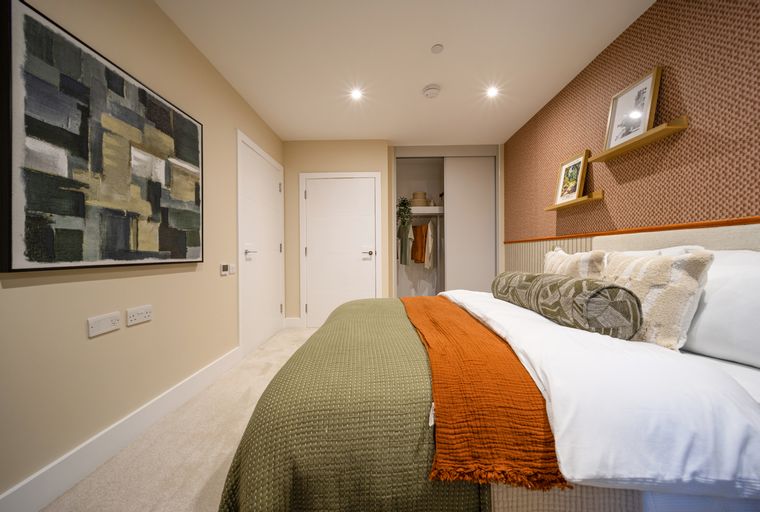 Property photo 10 of 22 for 46 Lower Road, Rotherhithe