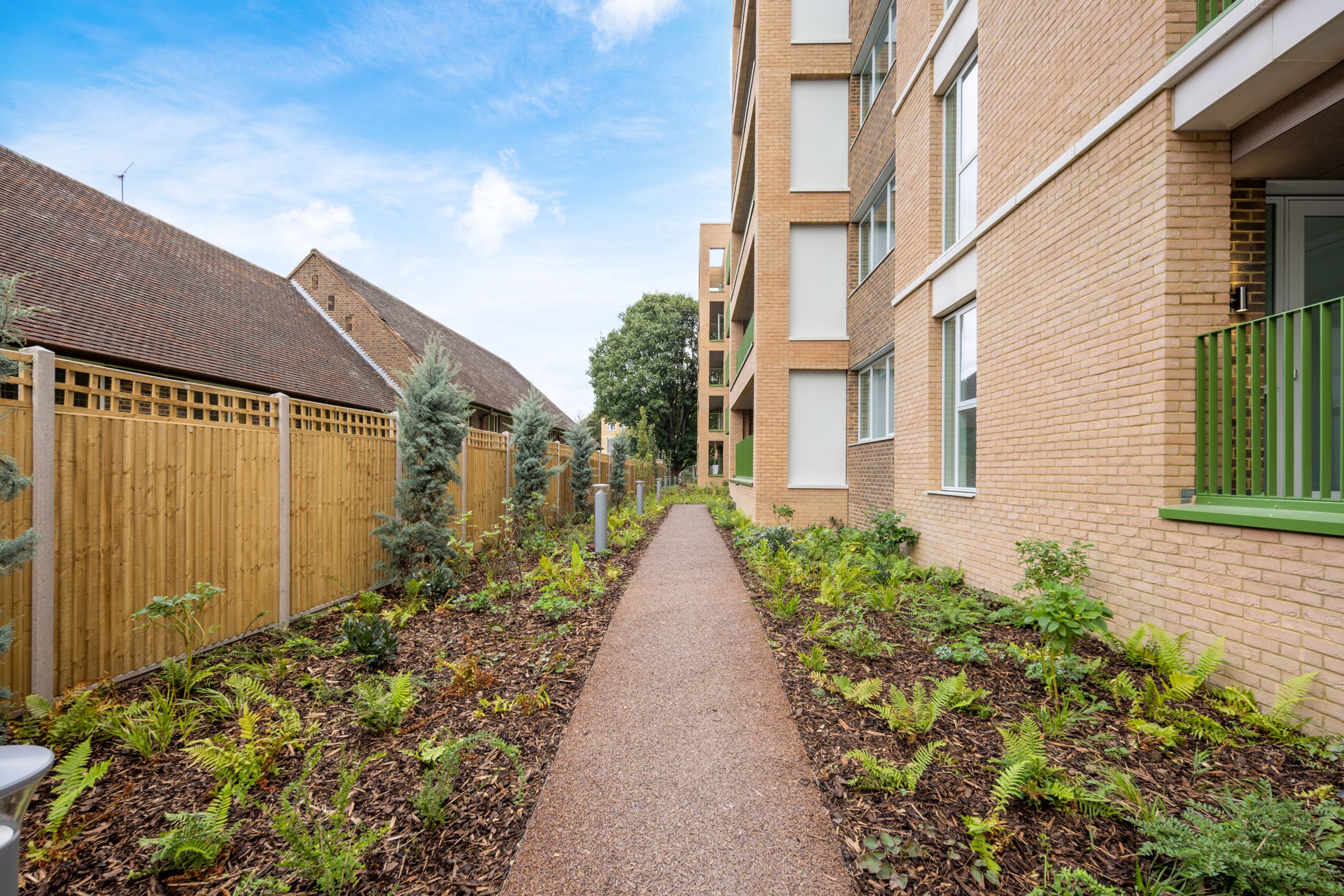 Property photo 13 of 22 for 46 Lower Road, Rotherhithe