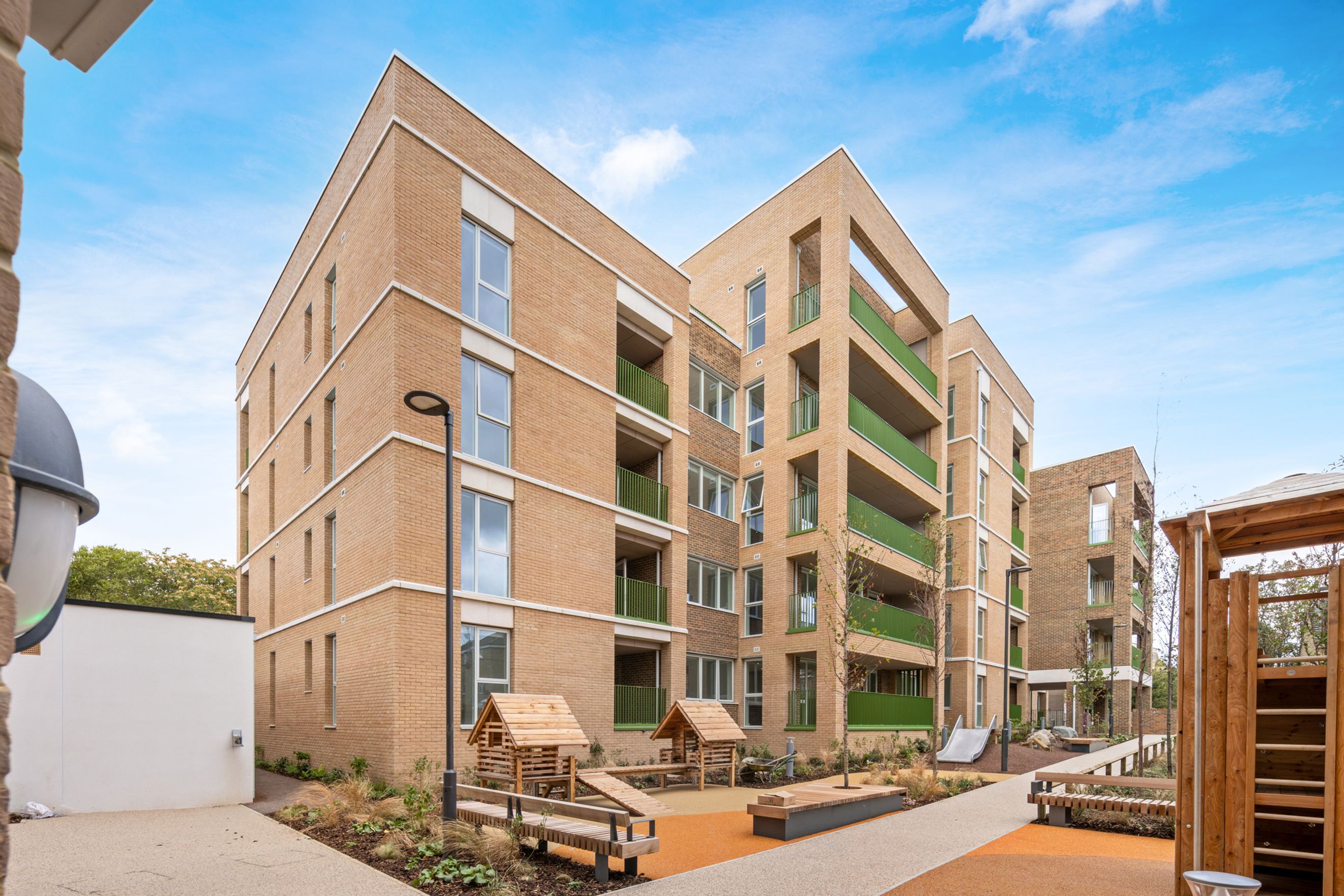 Property photo 12 of 22 for 46 Lower Road, Rotherhithe