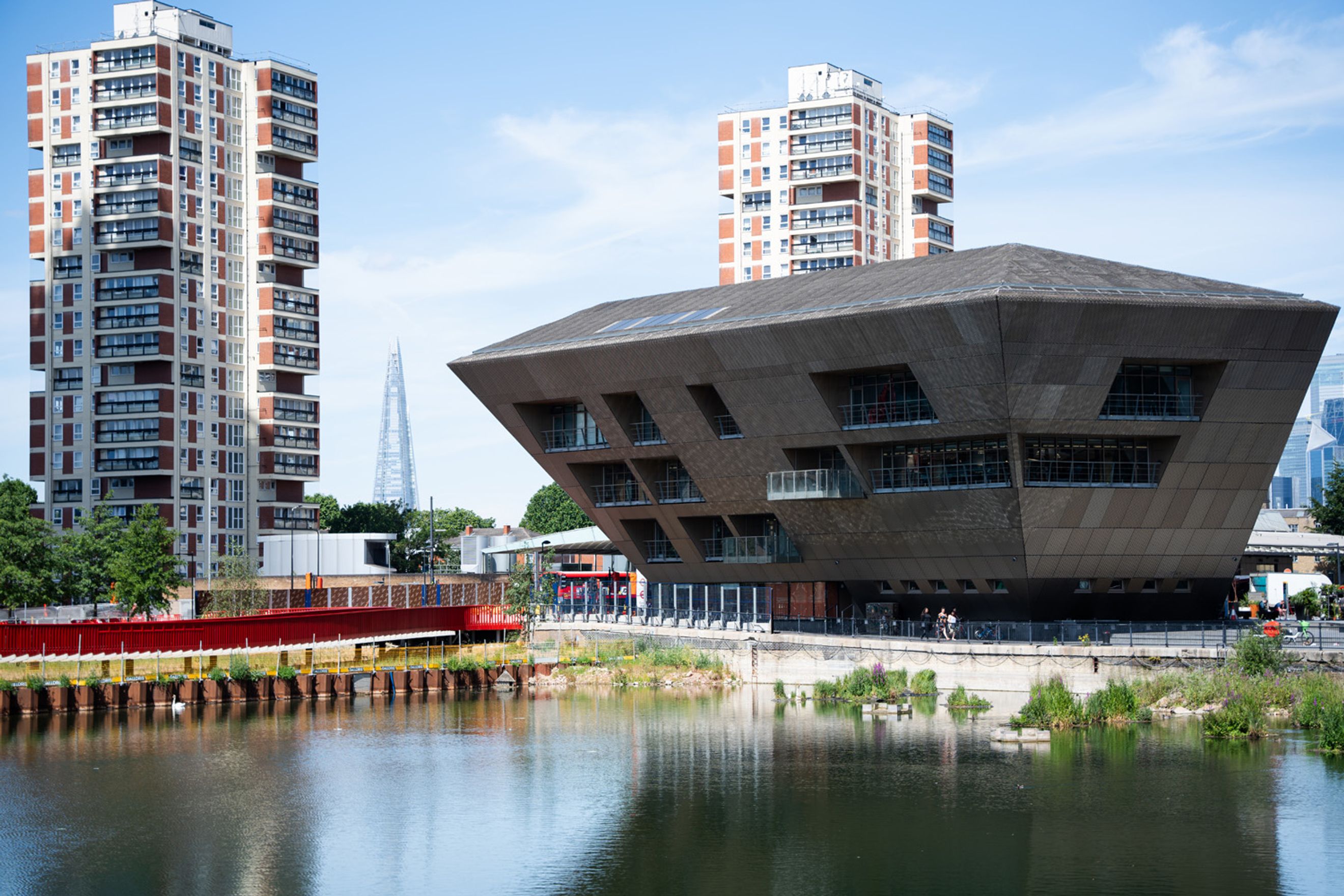 Property photo 19 of 22 for 46 Lower Road, Rotherhithe