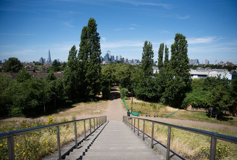 Property photo 20 of 22 for 46 Lower Road, Rotherhithe