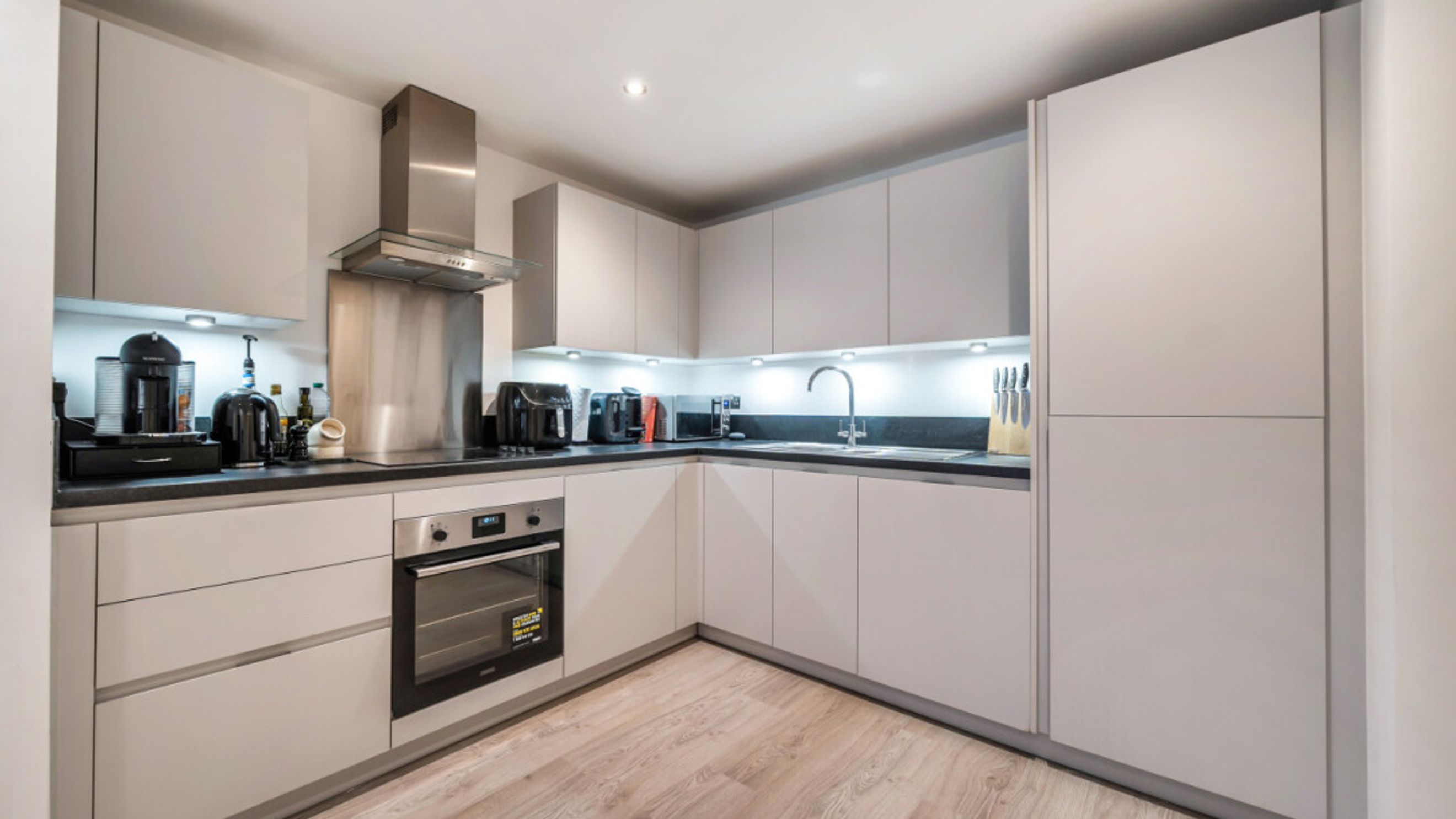 Property photo 6 of 34 for Chiffon Apartments, 3 Cendal Crescent, Whitechapel,  