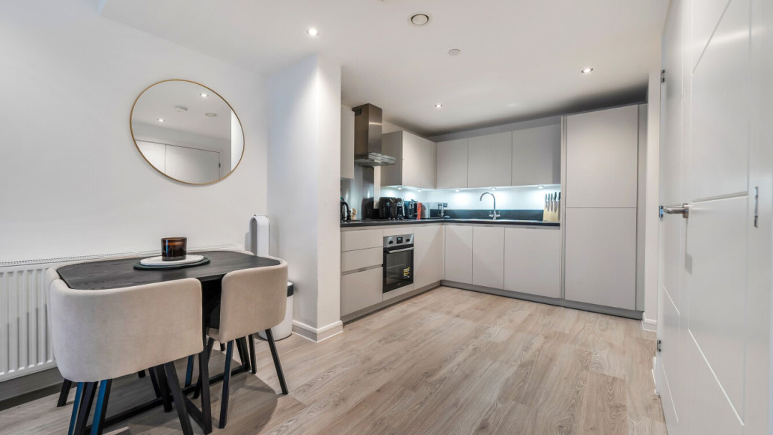 Property photo 5 of 34 for Chiffon Apartments, 3 Cendal Crescent, Whitechapel,  