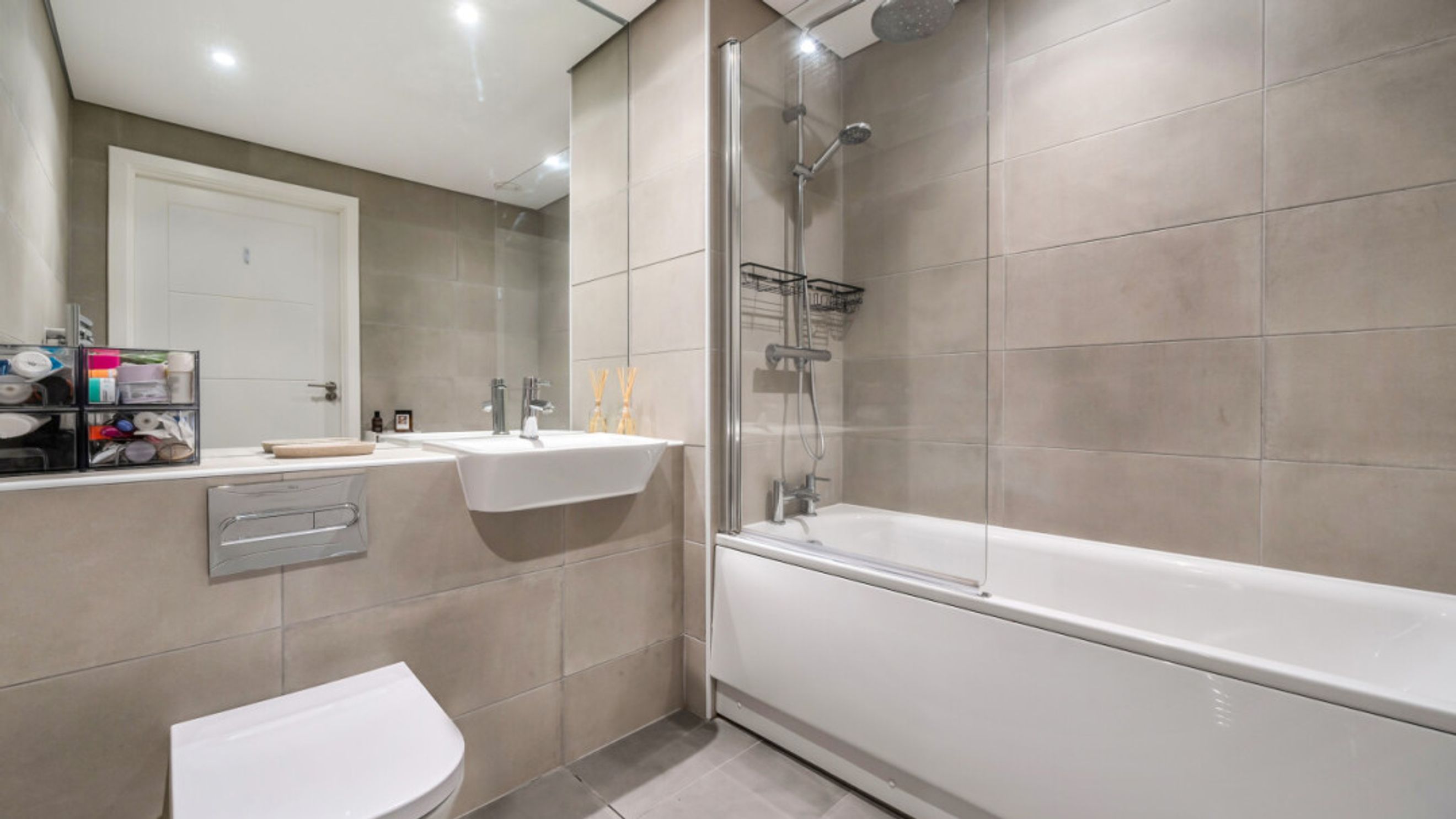 Property photo 10 of 34 for Chiffon Apartments, 3 Cendal Crescent, Whitechapel,  