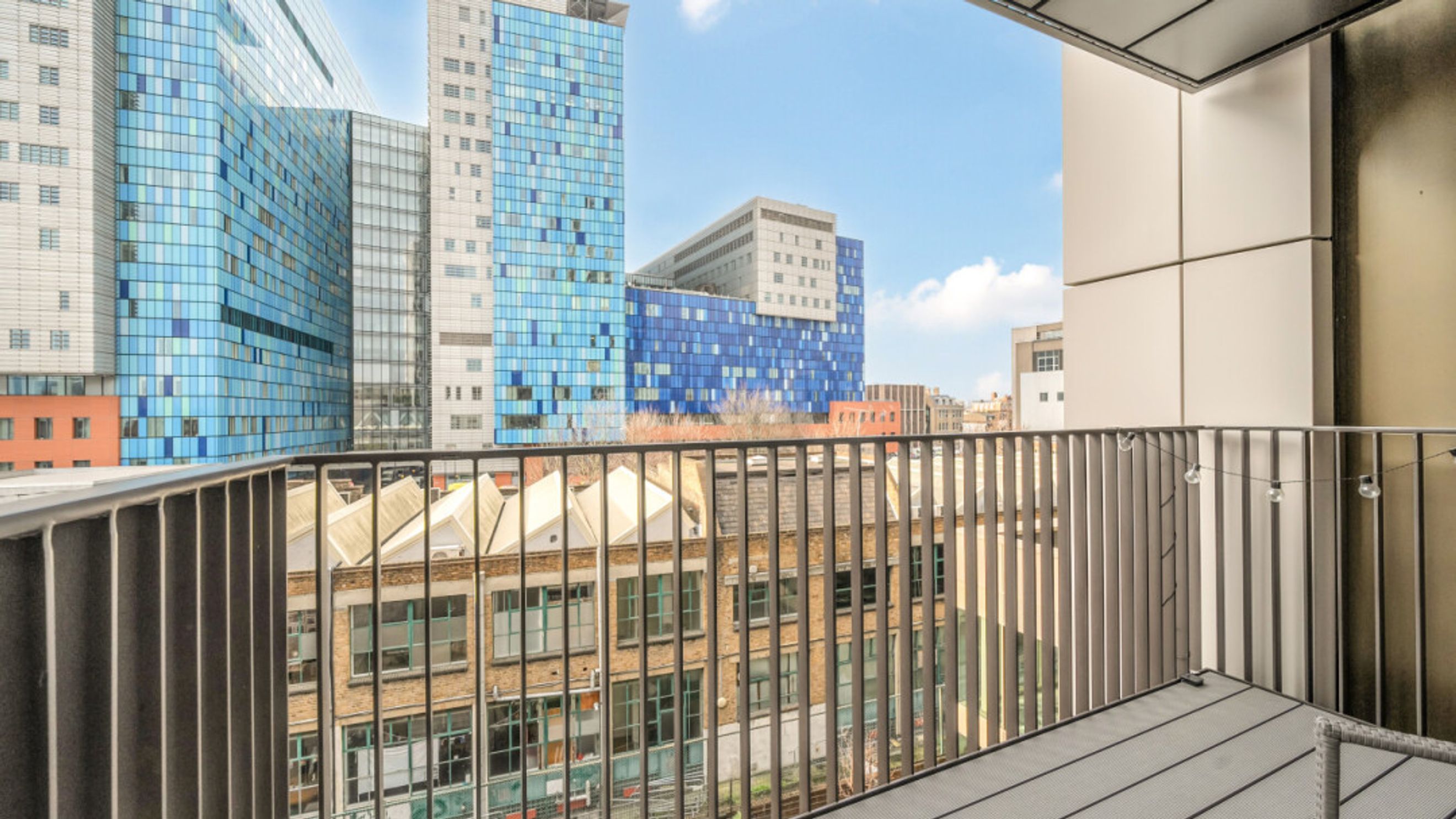 Property photo 14 of 34 for Chiffon Apartments, 3 Cendal Crescent, Whitechapel,  